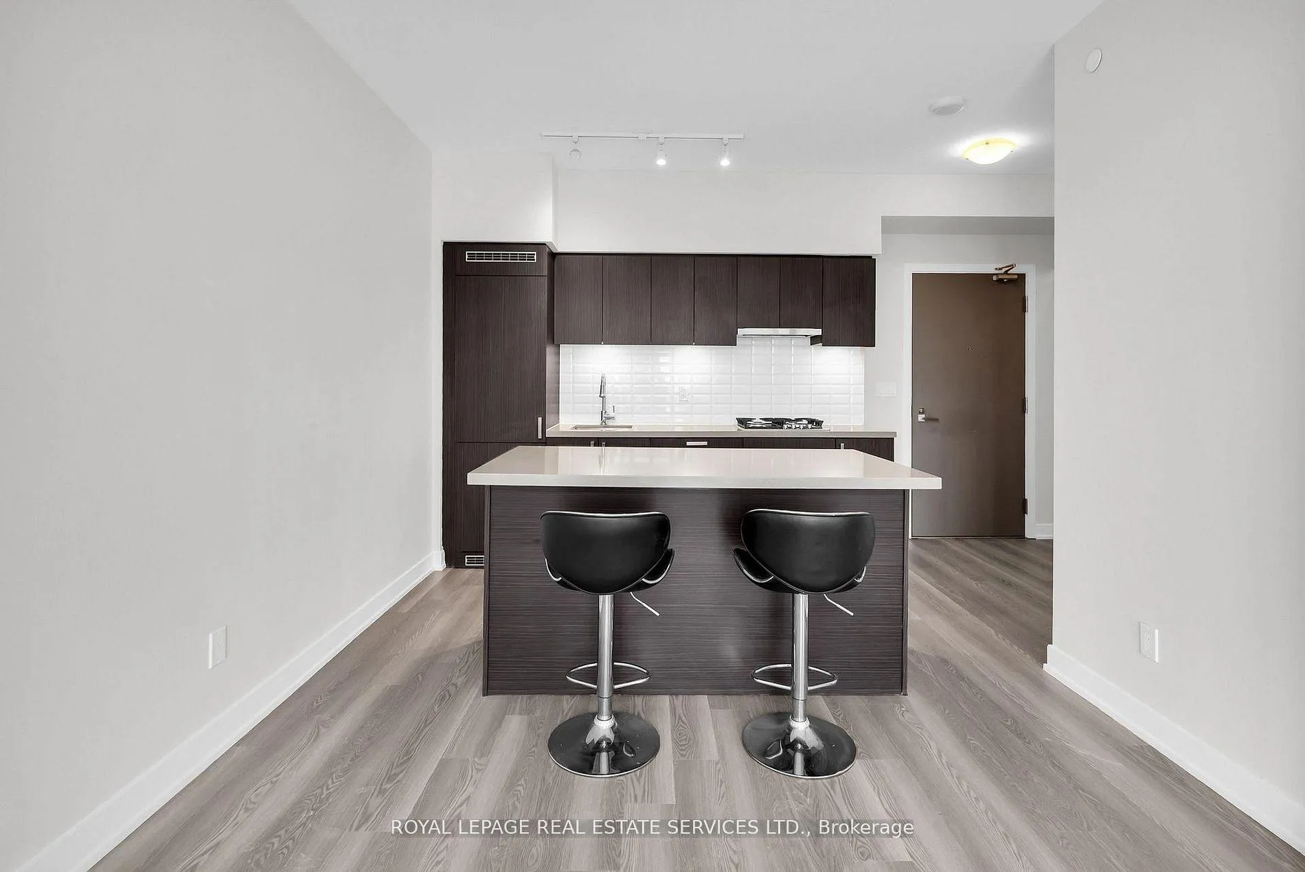 Photo 8 of Unit 1104, 501 St Clair Avenue W, Toronto, Casa Loma — HOMEH