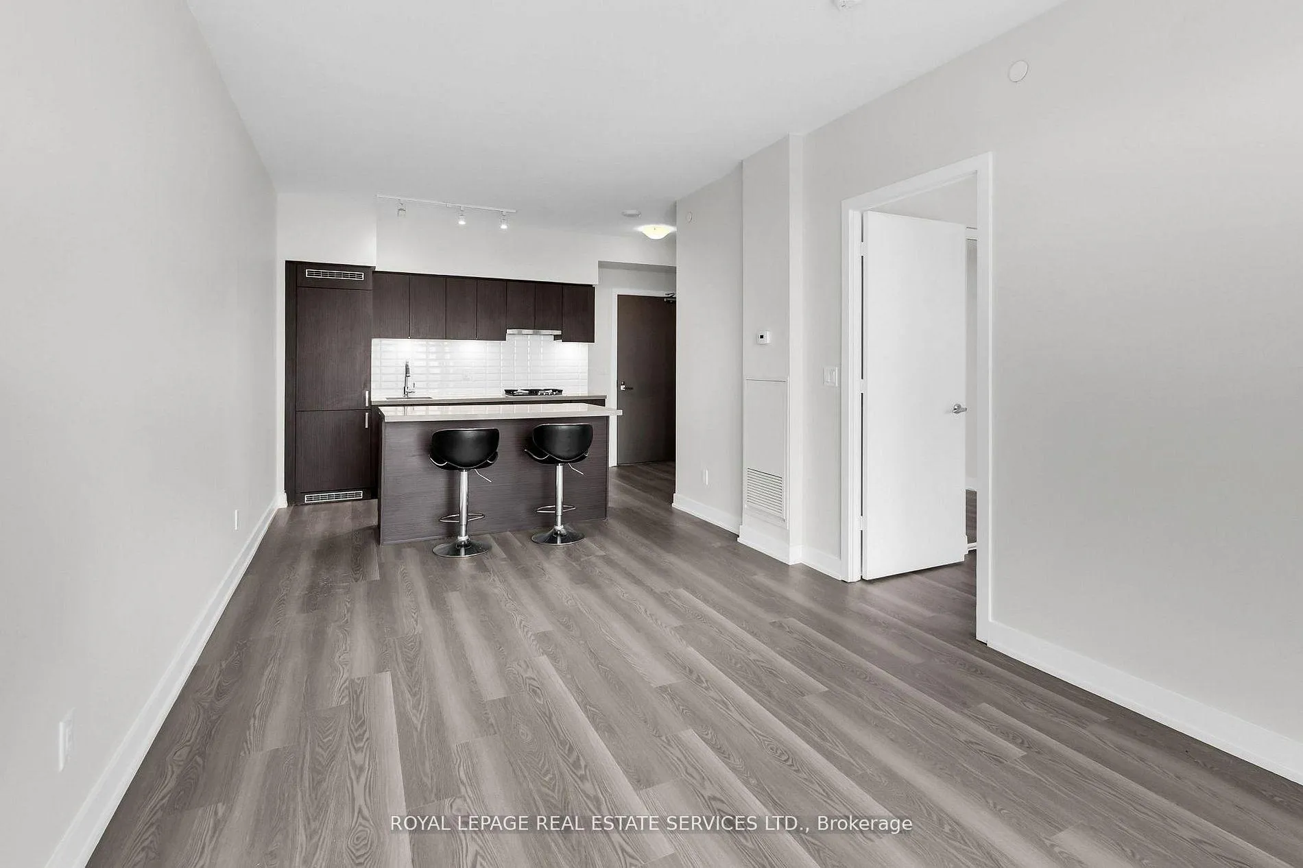 Photo 11 of Unit 1104, 501 St Clair Avenue W, Toronto, Casa Loma — HOMEH