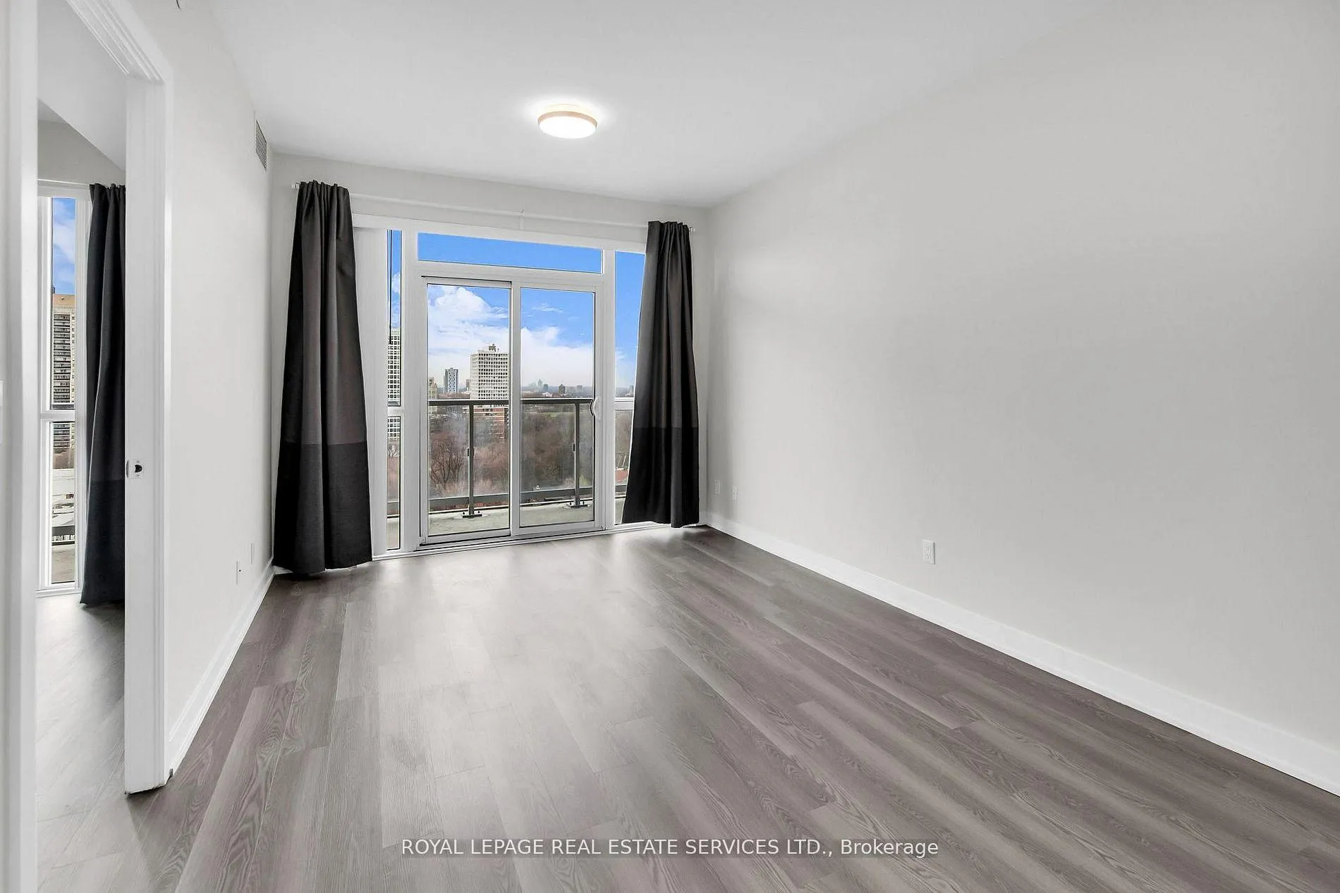 Photo 12 of Unit 1104, 501 St Clair Avenue W, Toronto, Casa Loma — HOMEH