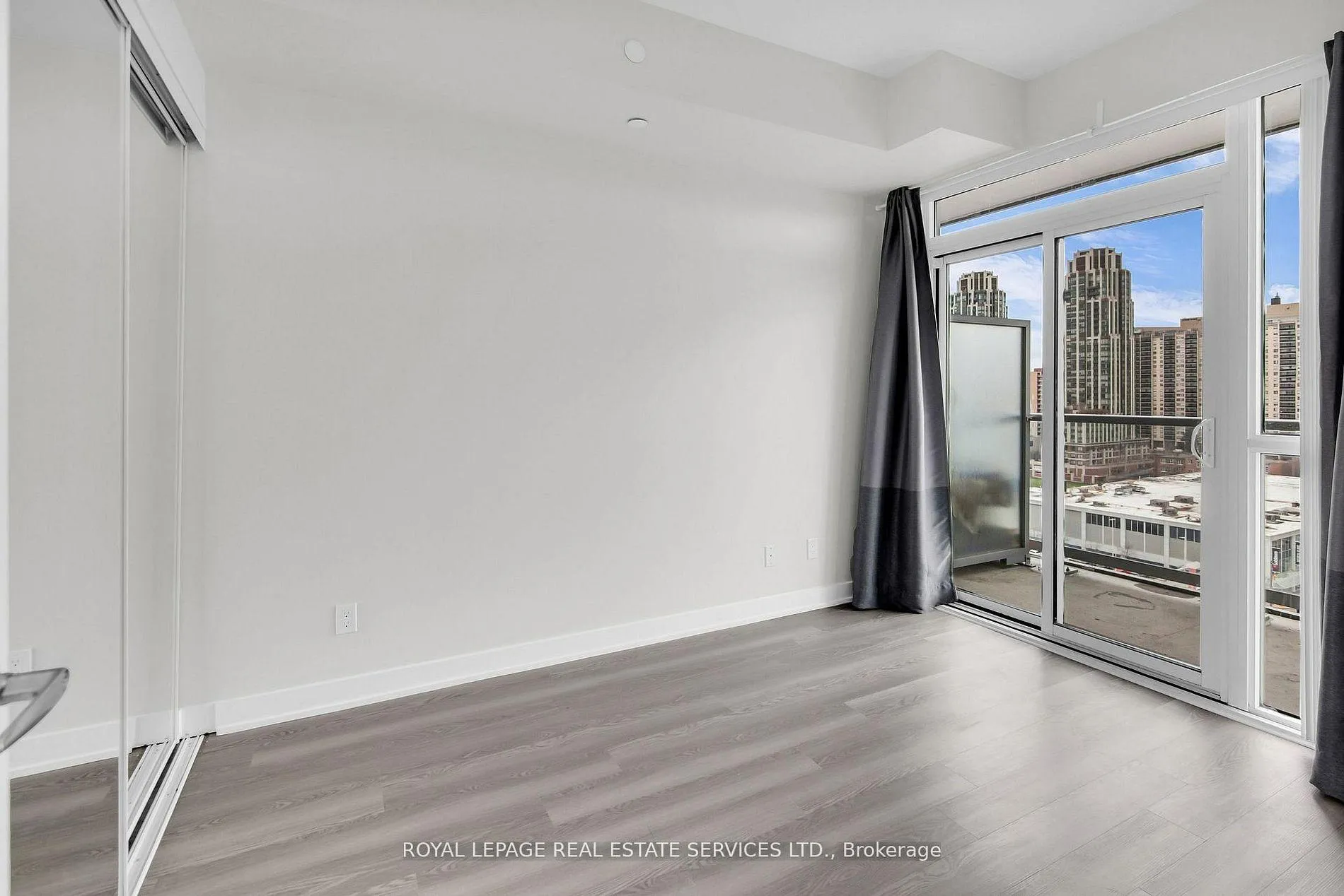 Photo 14 of Unit 1104, 501 St Clair Avenue W, Toronto, Casa Loma — HOMEH