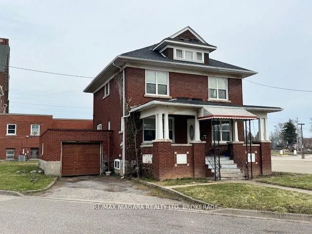 Front of 4893 Hunter Street