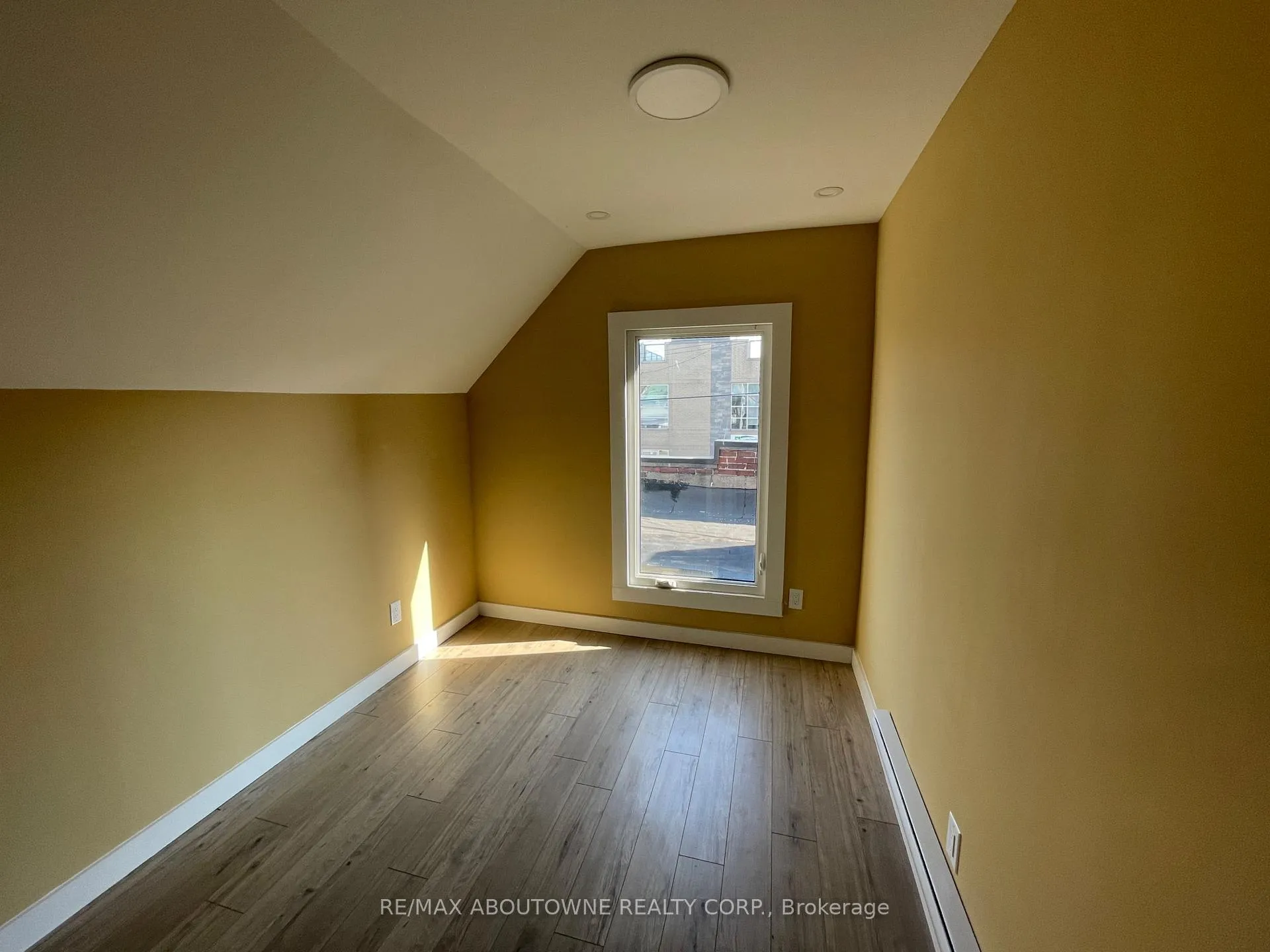 Photo 11 of 759 Barton Street E, Hamilton, Stipley — HOMEH