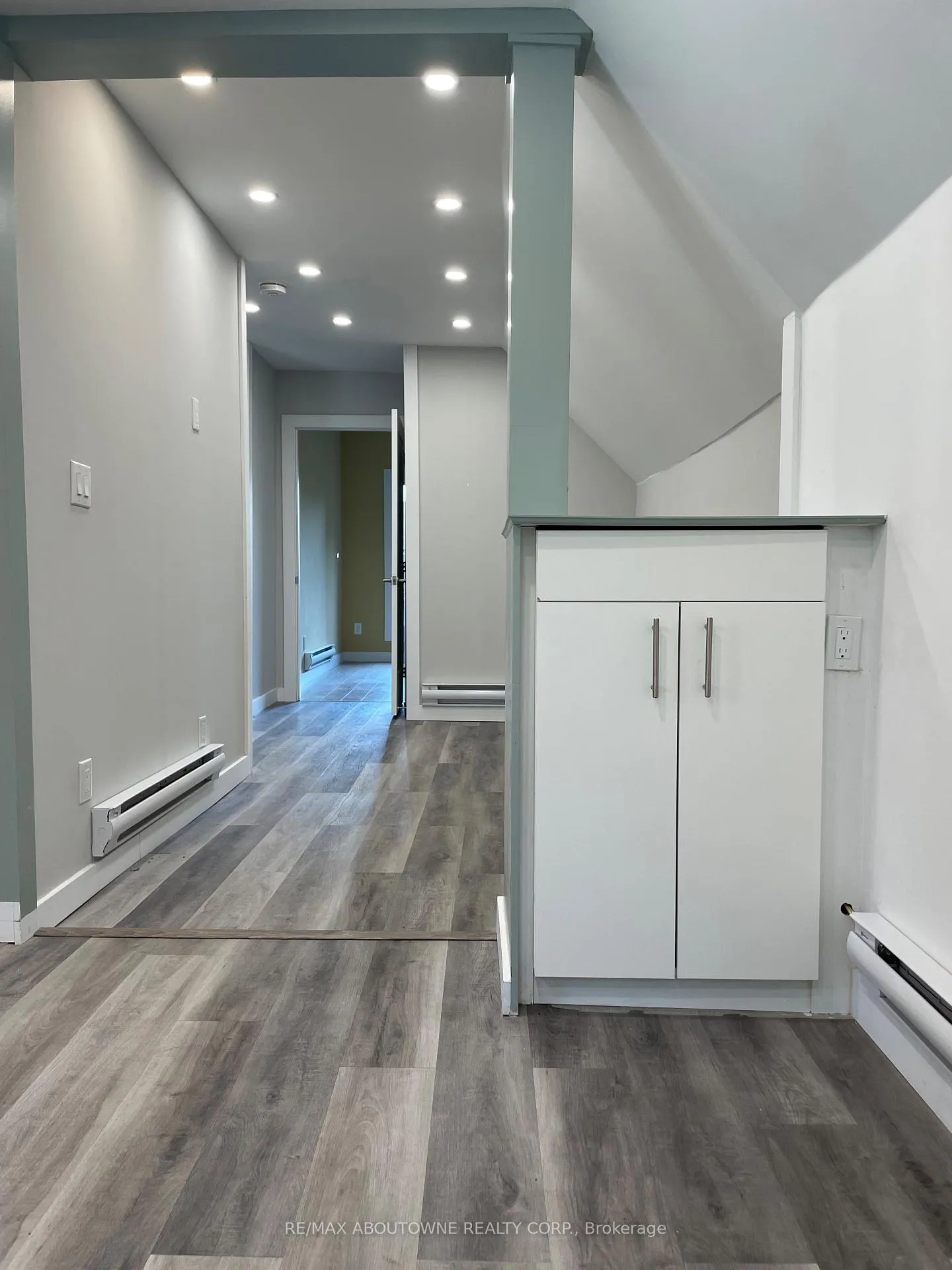 Photo 21 of 759 Barton Street E, Hamilton, Stipley — HOMEH