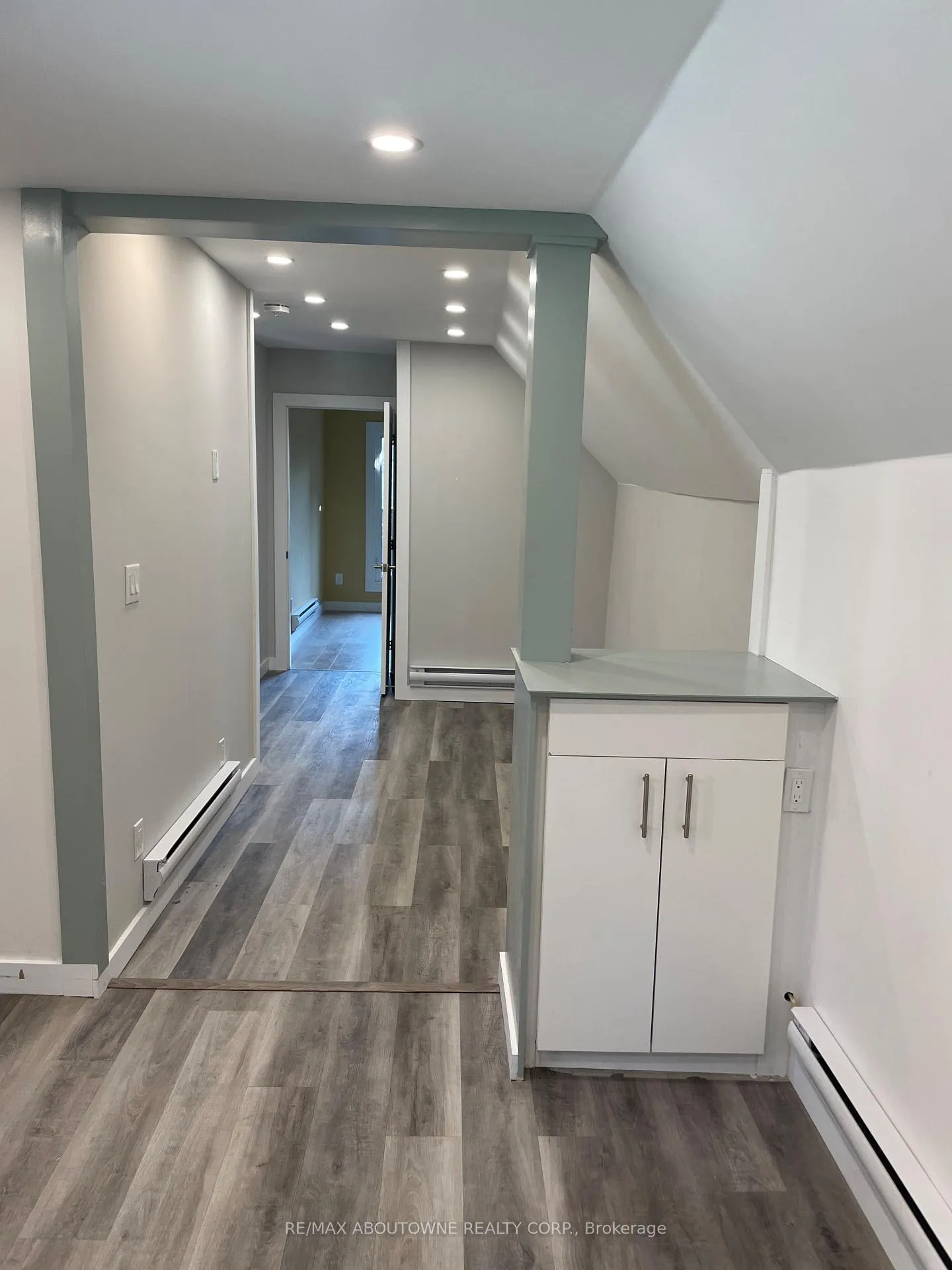 Photo 22 of 759 Barton Street E, Hamilton, Stipley — HOMEH