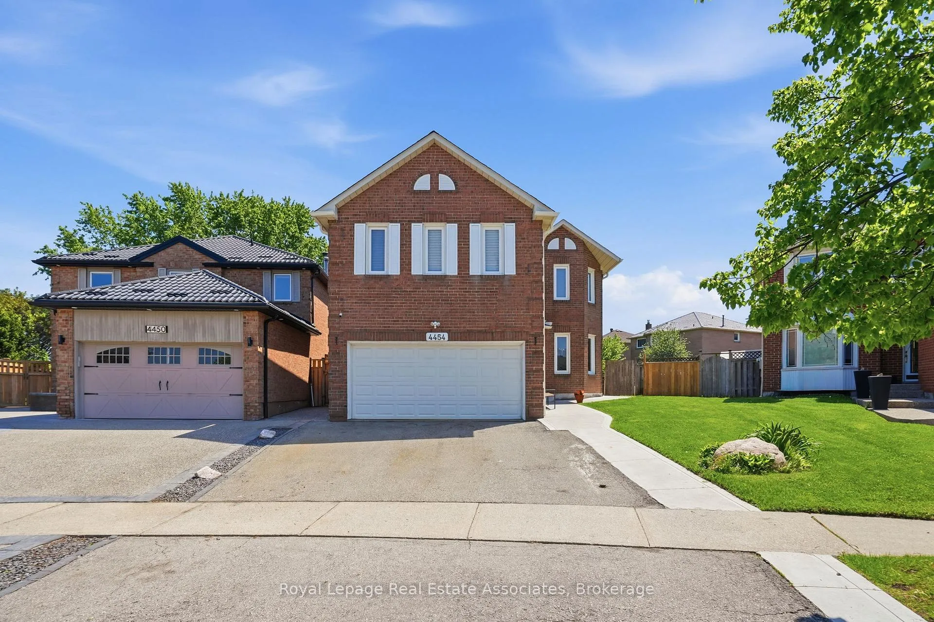 Photo 1 of 4454 Mayflower Drive, Mississauga, Hurontario — HOMEH