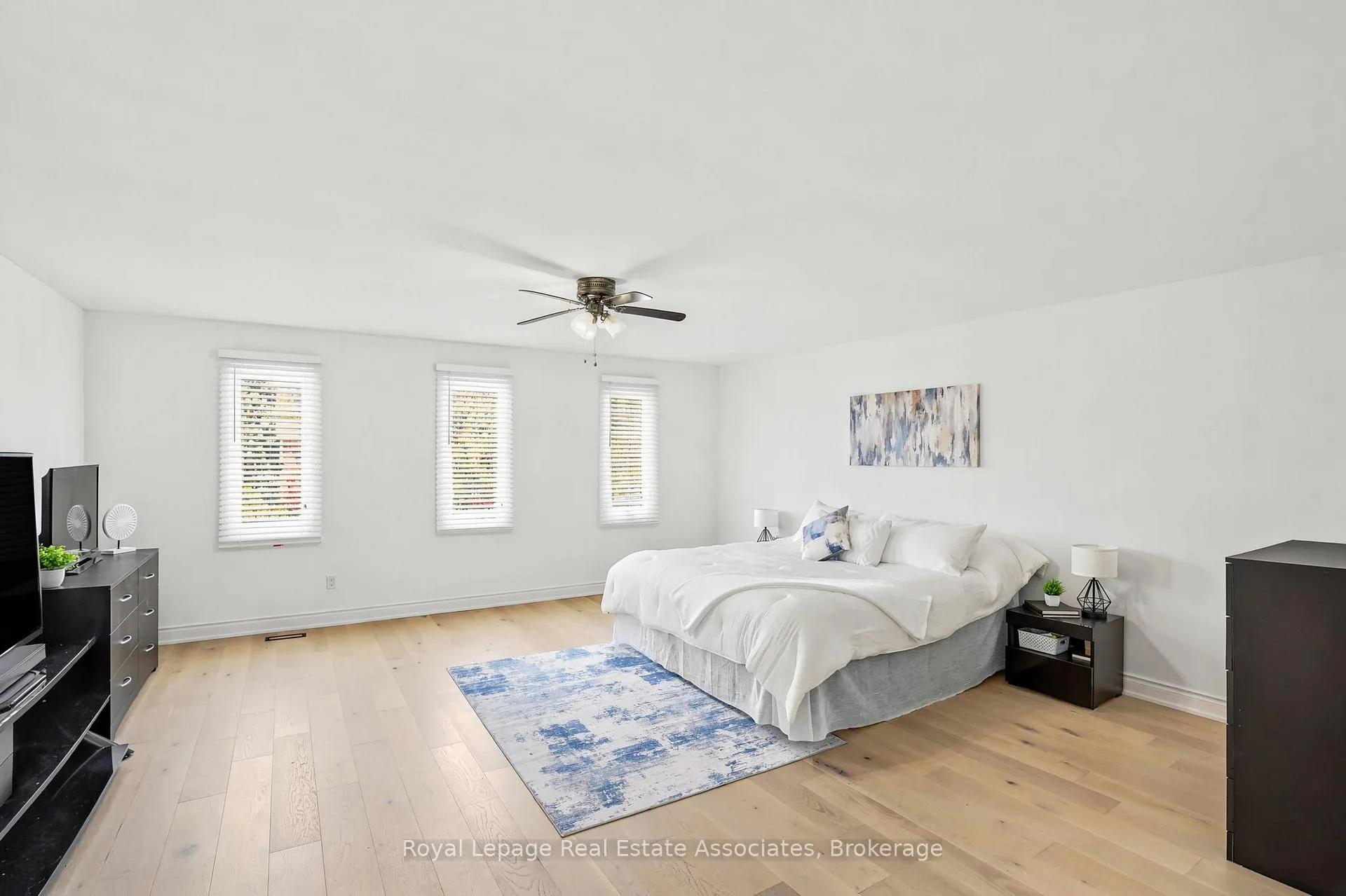 Photo 19 of 4454 Mayflower Drive, Mississauga, Hurontario — HOMEH