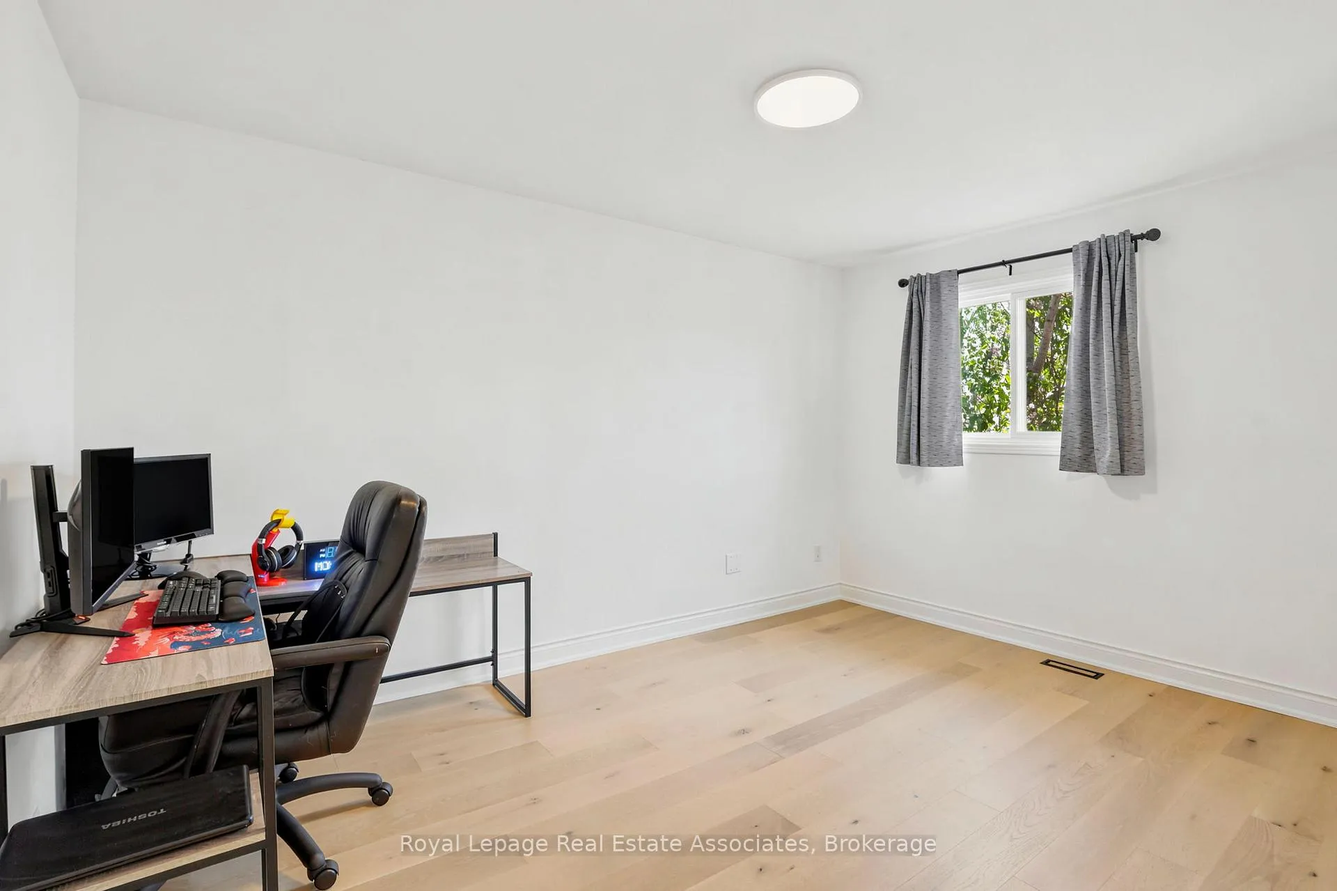 Photo 24 of 4454 Mayflower Drive, Mississauga, Hurontario — HOMEH
