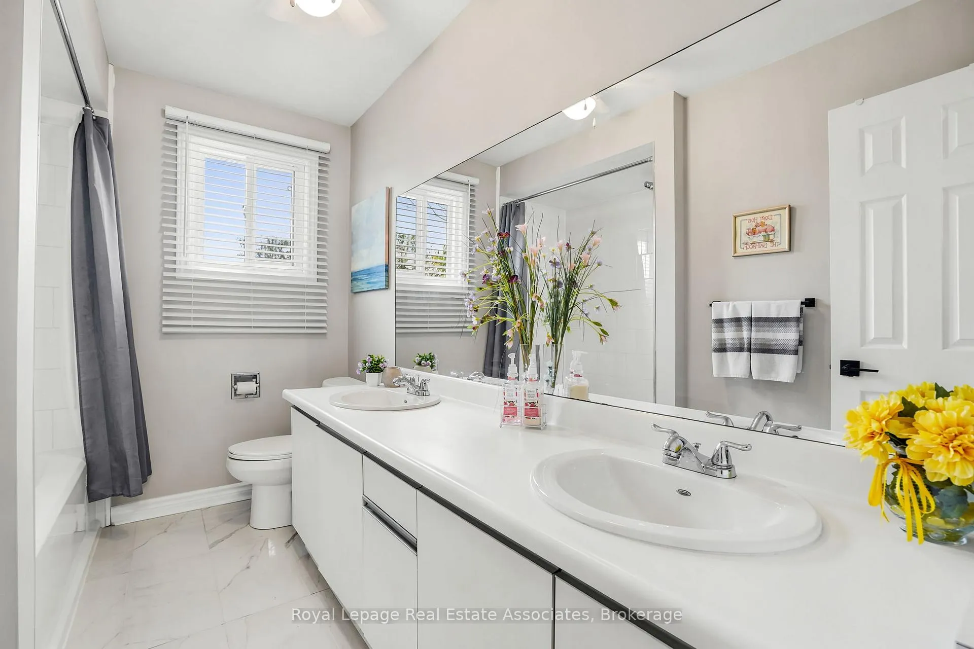 Photo 26 of 4454 Mayflower Drive, Mississauga, Hurontario — HOMEH