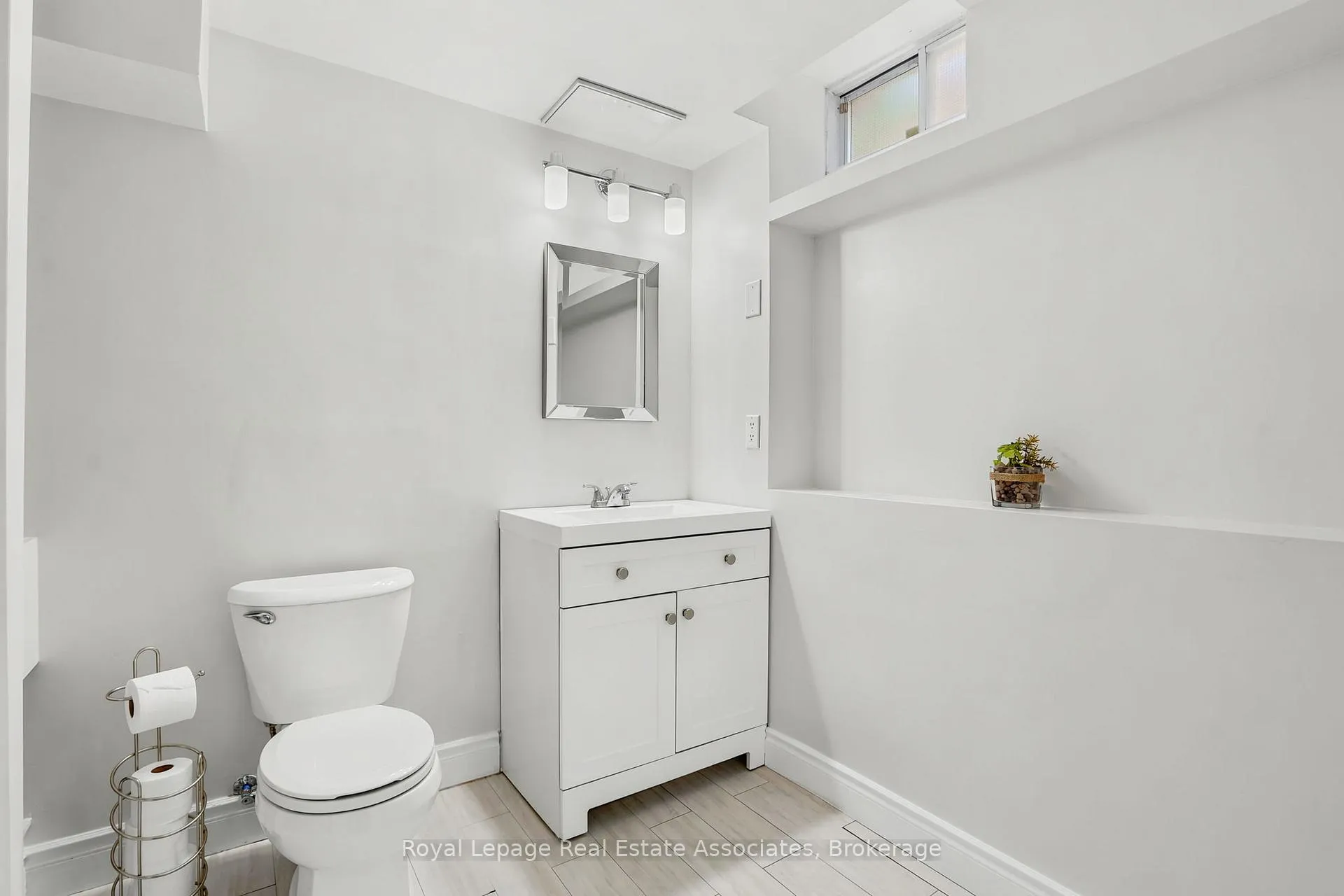 Photo 30 of 4454 Mayflower Drive, Mississauga, Hurontario — HOMEH
