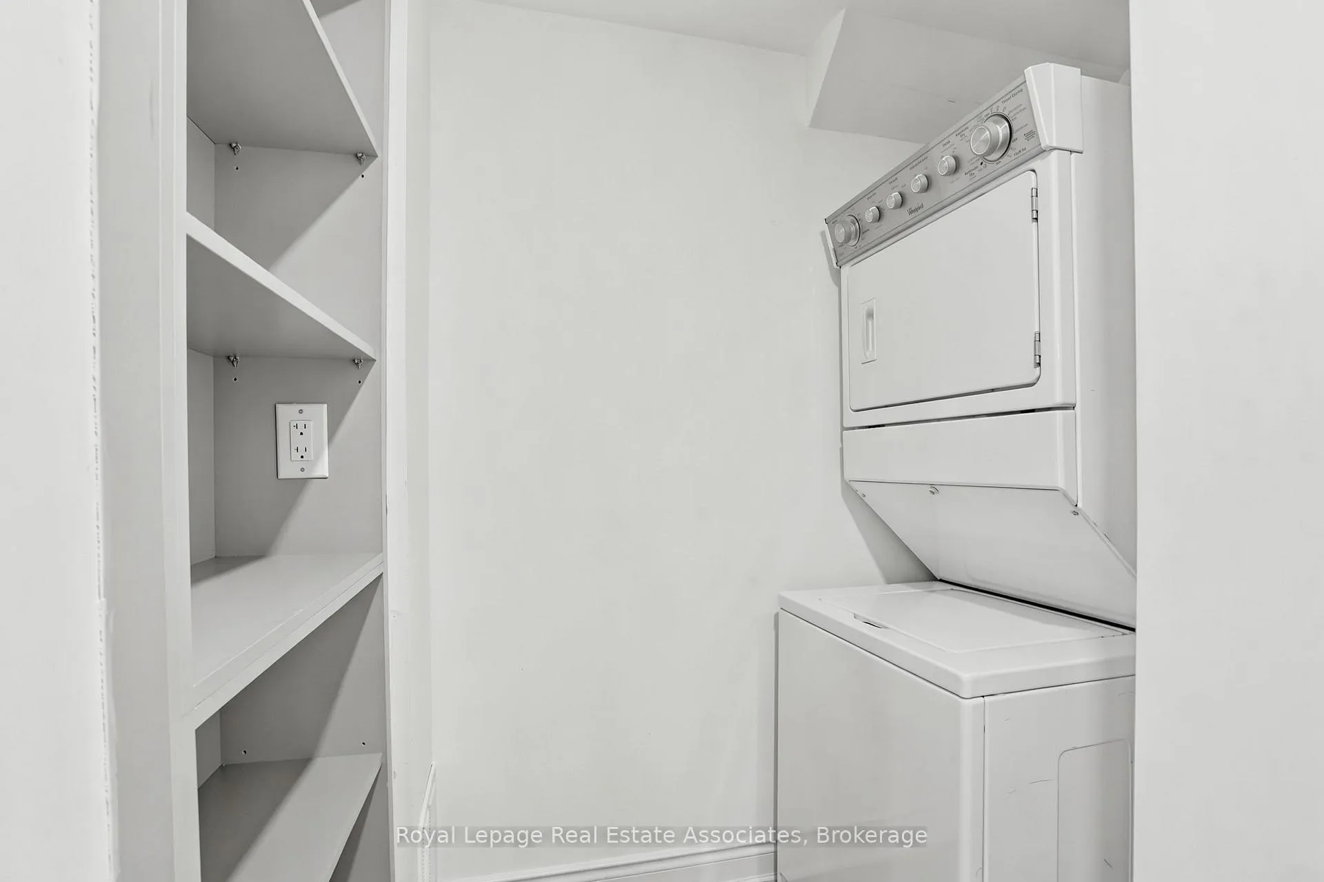 Photo 37 of 4454 Mayflower Drive, Mississauga, Hurontario — HOMEH