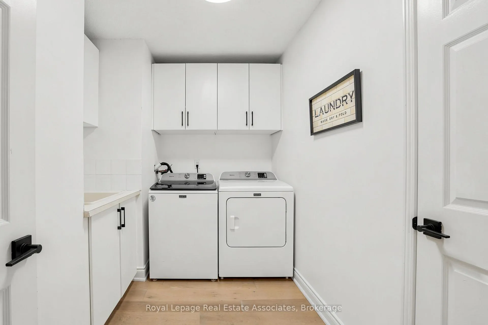 Photo 38 of 4454 Mayflower Drive, Mississauga, Hurontario — HOMEH
