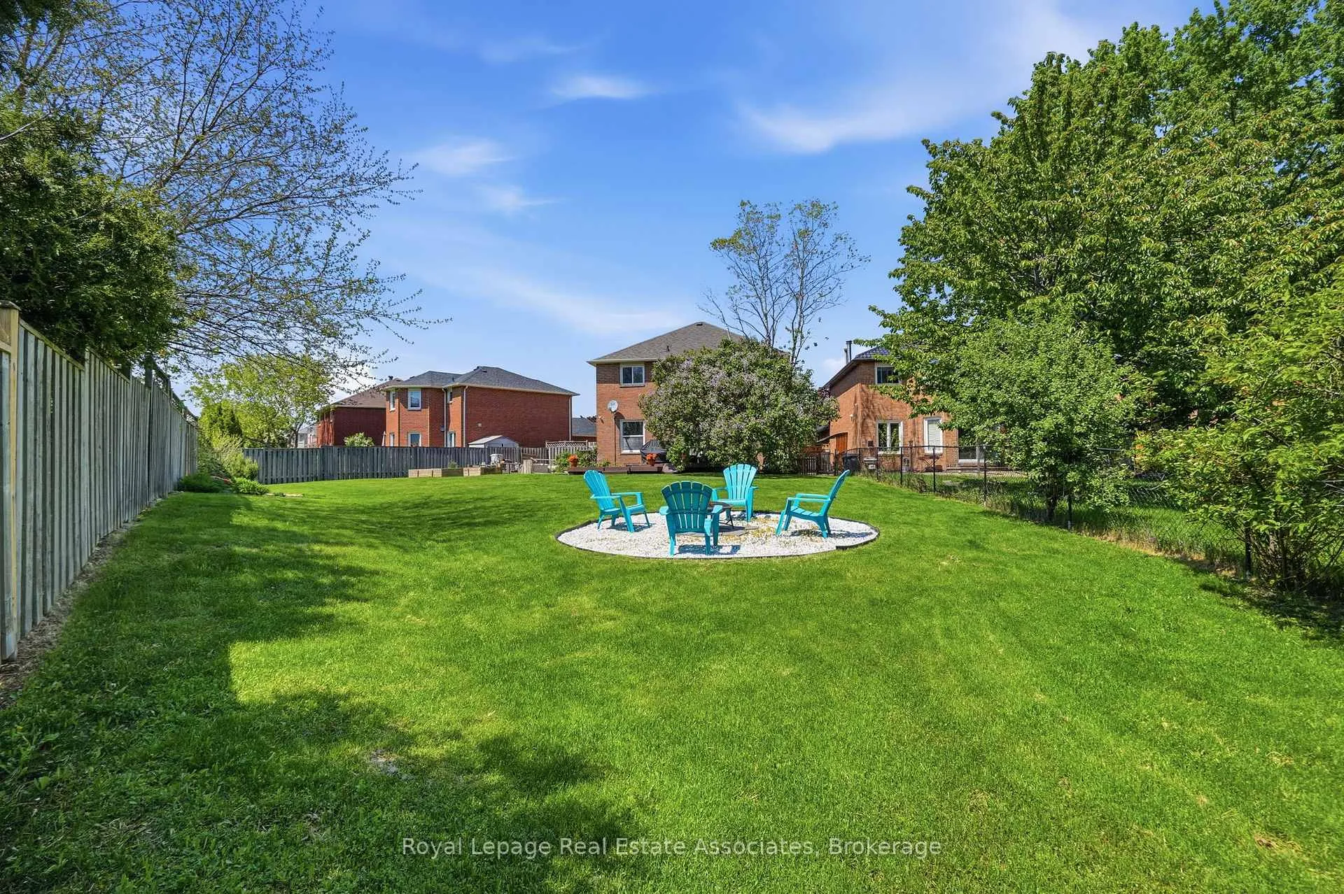 Photo 44 of 4454 Mayflower Drive, Mississauga, Hurontario — HOMEH