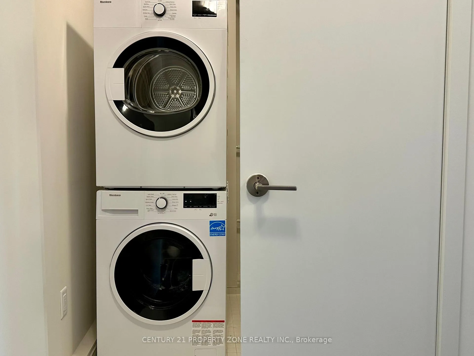 Photo 11 of Unit 410, 62 Sky Harbour Drive, Brampton, Bram West — HOMEH