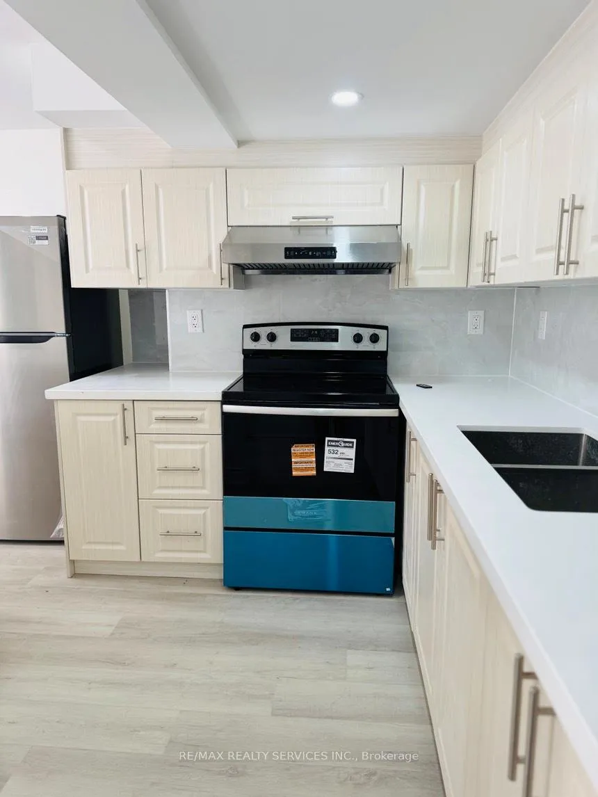 Photo 6 of Unit Basement, 9 Enclave Trail, Brampton, Sandringham-Wellington North — HOMEH