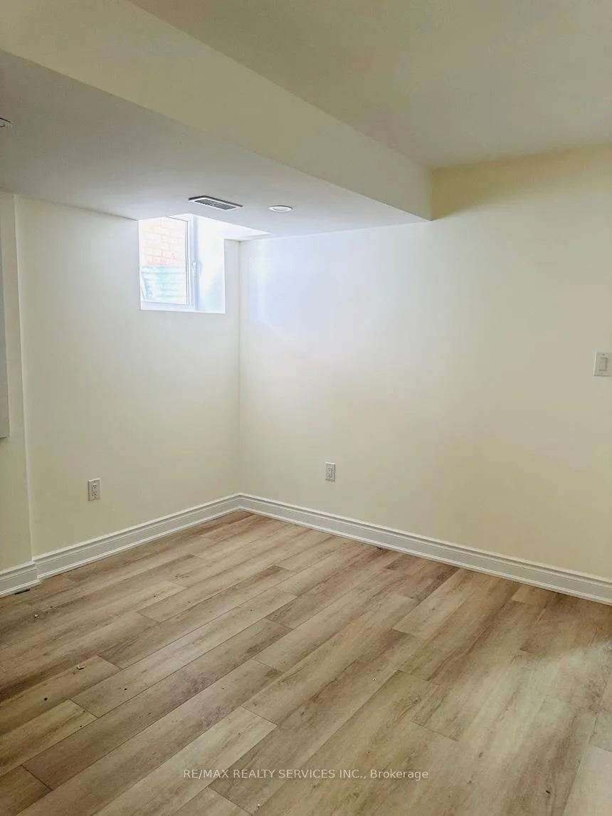 Photo 14 of Unit Basement, 9 Enclave Trail, Brampton, Sandringham-Wellington North — HOMEH