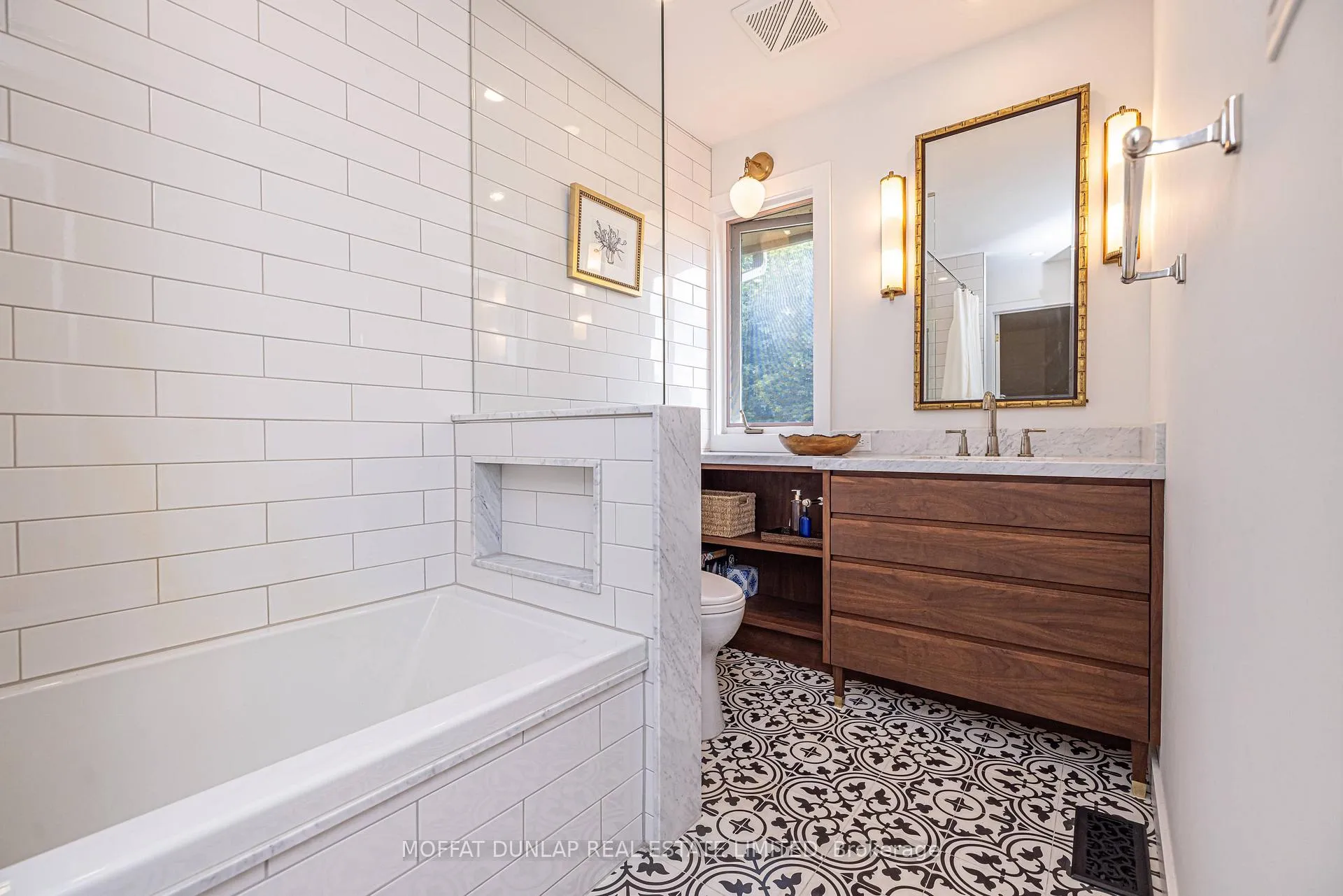 Photo 24 of 17480 Dufferin Street, King, Rural King — HOMEH