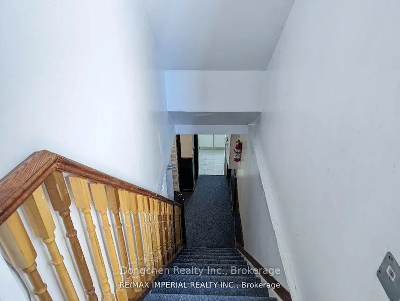Photo 4 of 145 Risebrough Circuit, Markham, Milliken Mills West — HOMEH