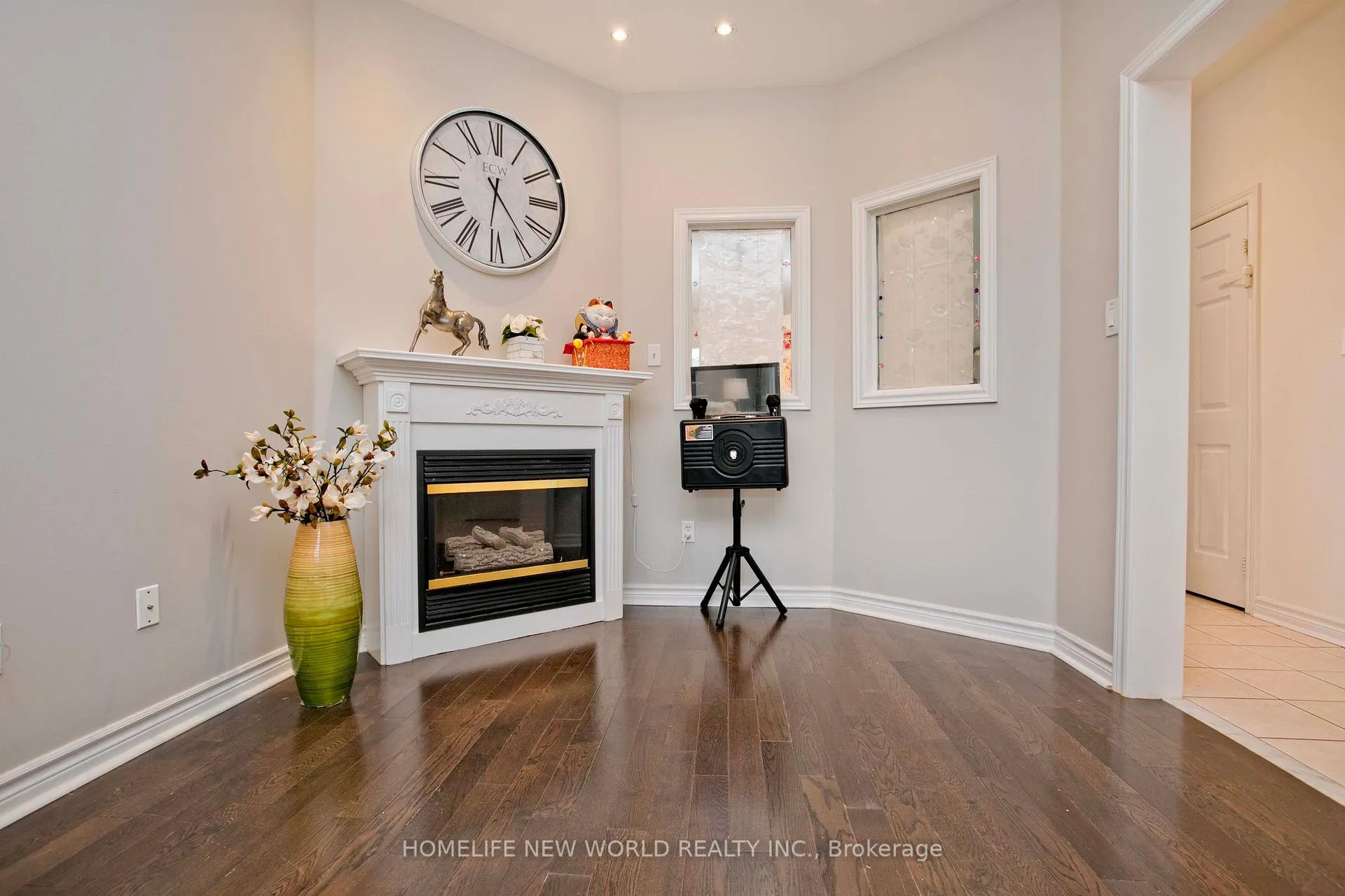 Photo 7 of 317 Milliken Meadows Drive, Markham, Milliken Mills West — HOMEH