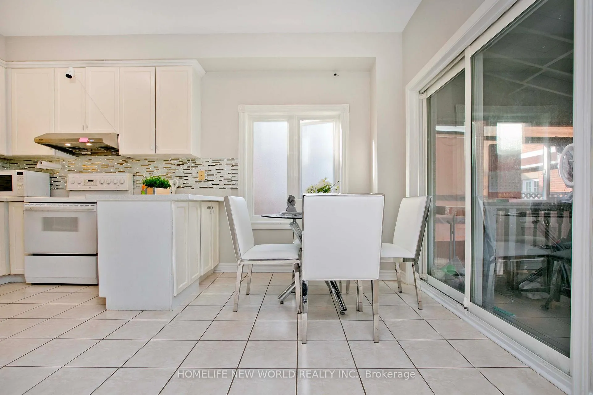 Photo 13 of 317 Milliken Meadows Drive, Markham, Milliken Mills West — HOMEH