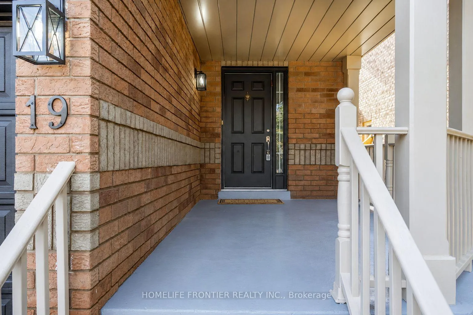Photo 2 of 19 Bowler Street, Aurora, Bayview Wellington — HOMEH