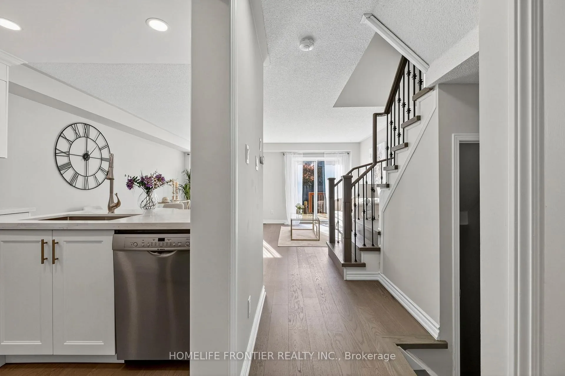 Photo 4 of 19 Bowler Street, Aurora, Bayview Wellington — HOMEH