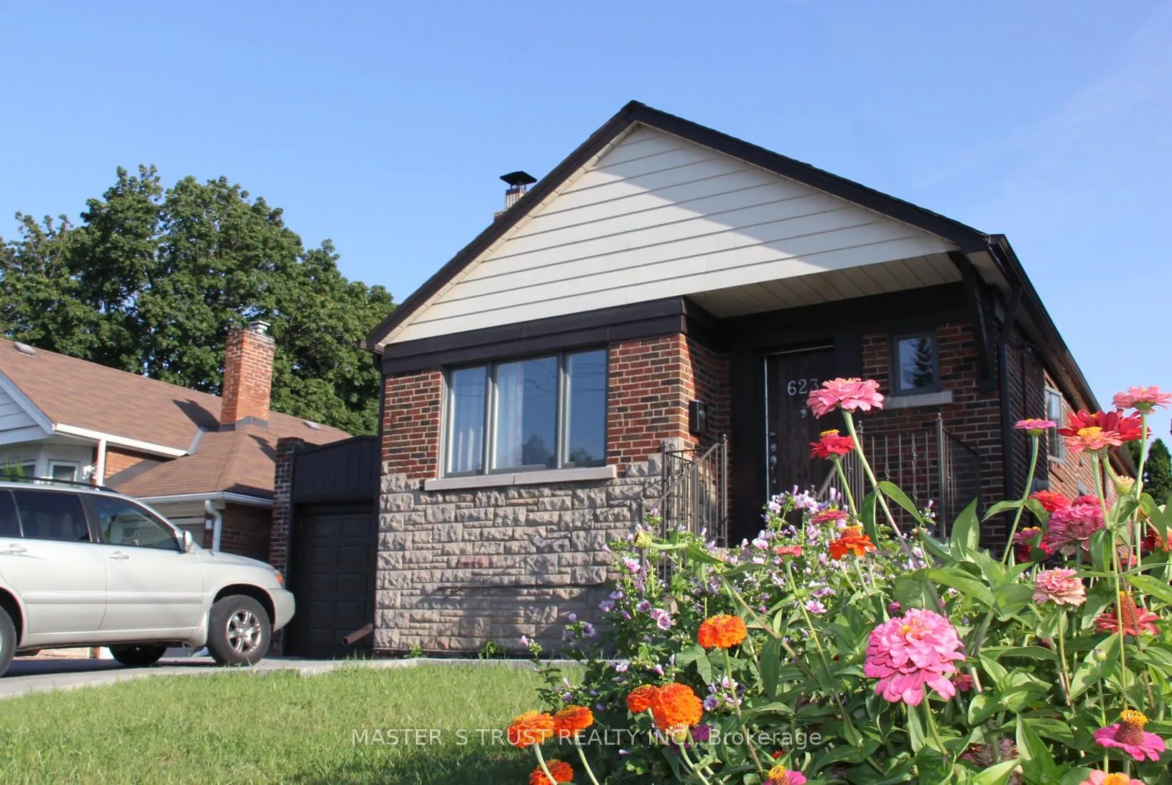 Photo 1 of 623 O' Connor Dr, Toronto, East York — HOMEH