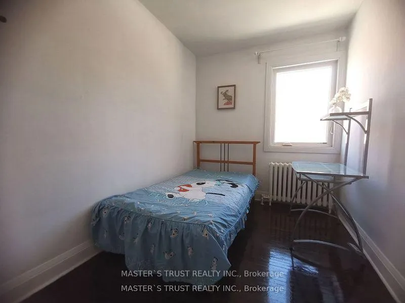 Photo 13 of 623 O' Connor Dr, Toronto, East York — HOMEH
