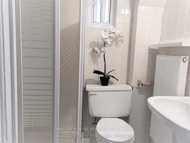 Photo 25 of 623 O' Connor Dr, Toronto, East York — HOMEH