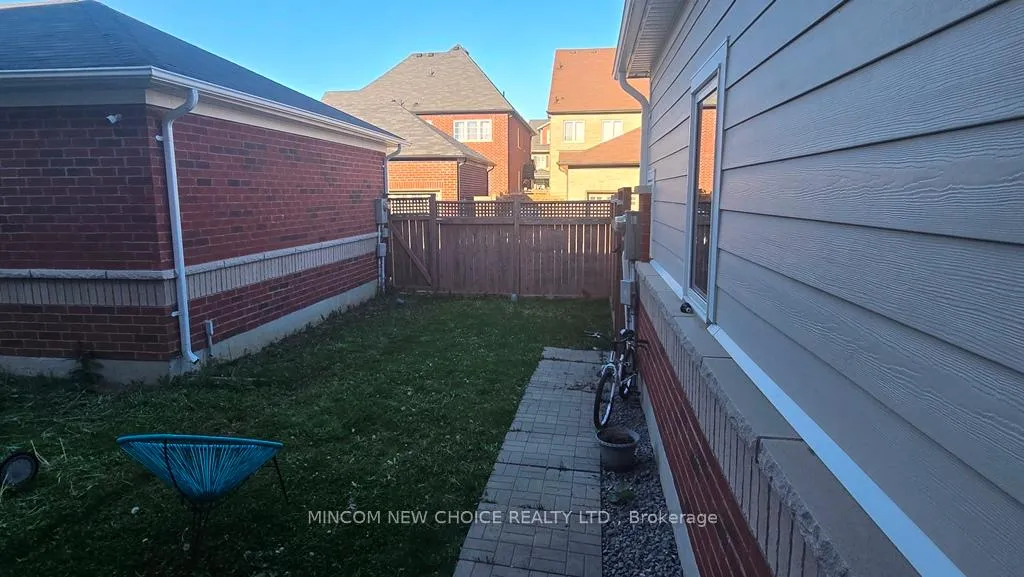 Photo 15 of 59 Lawrence Pilkington Avenue, Markham, Cornell — HOMEH