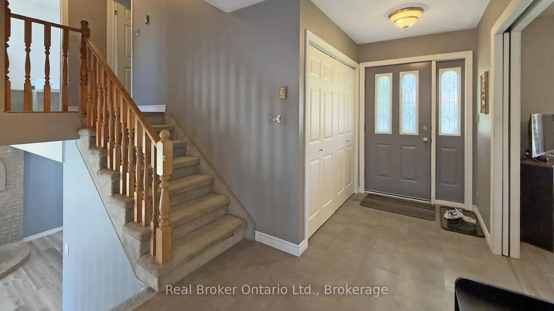 Photo 5 of 11 James Street W, Minto — HOMEH