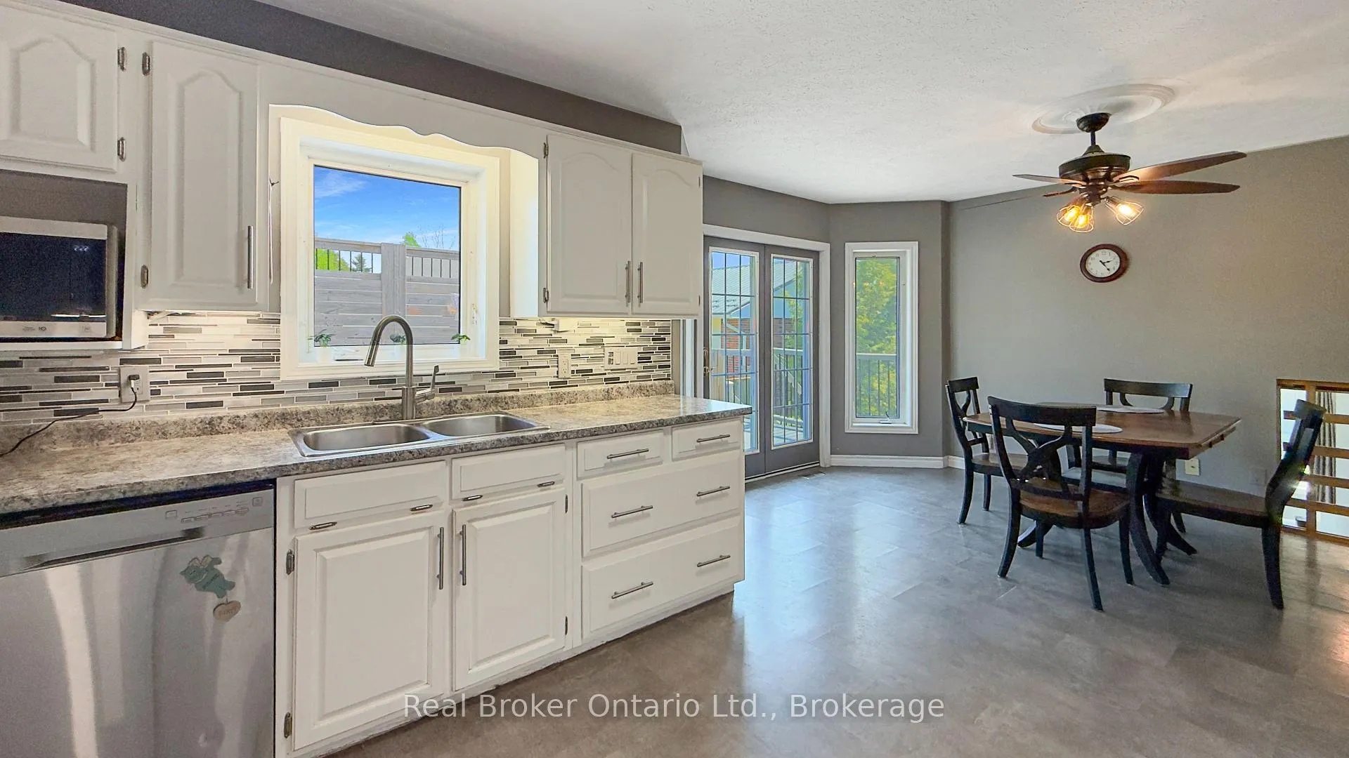 Photo 9 of 11 James Street W, Minto — HOMEH