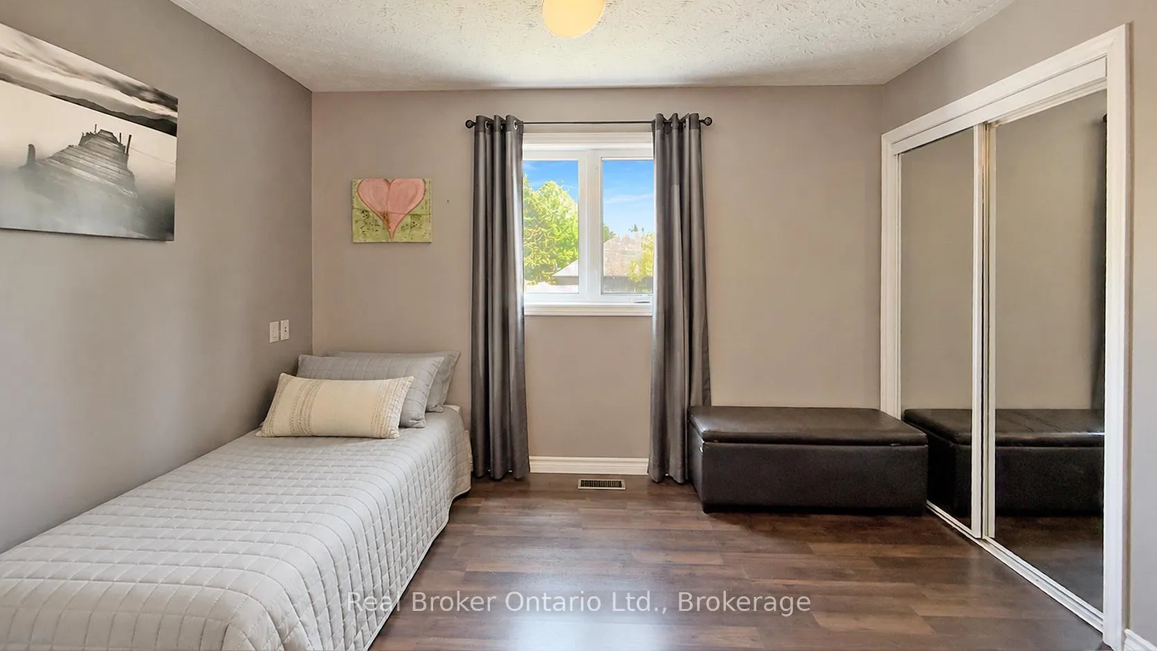 Photo 10 of 11 James Street W, Minto — HOMEH