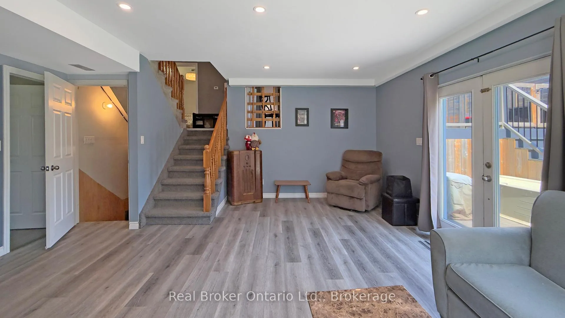 Photo 15 of 11 James Street W, Minto — HOMEH