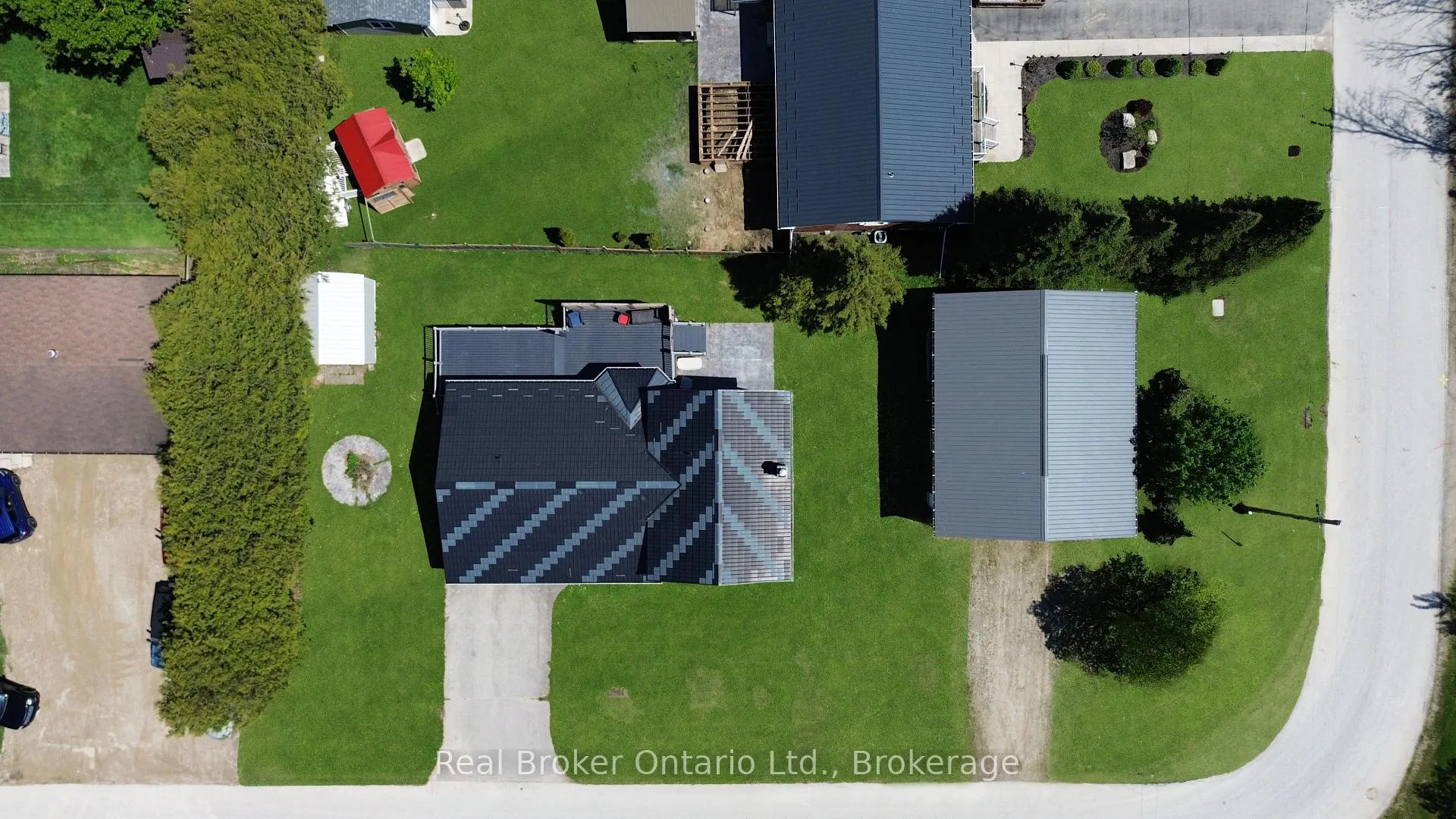 Photo 21 of 11 James Street W, Minto — HOMEH