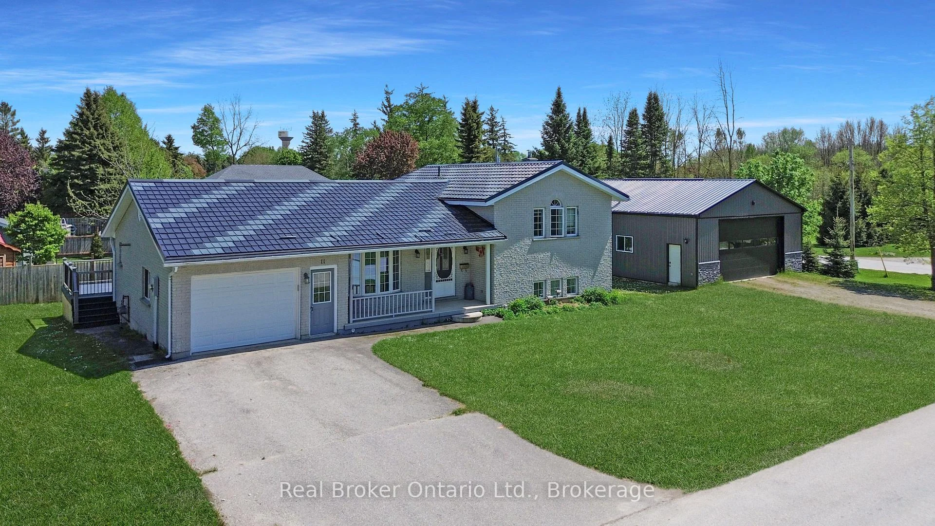 Photo 33 of 11 James Street W, Minto — HOMEH
