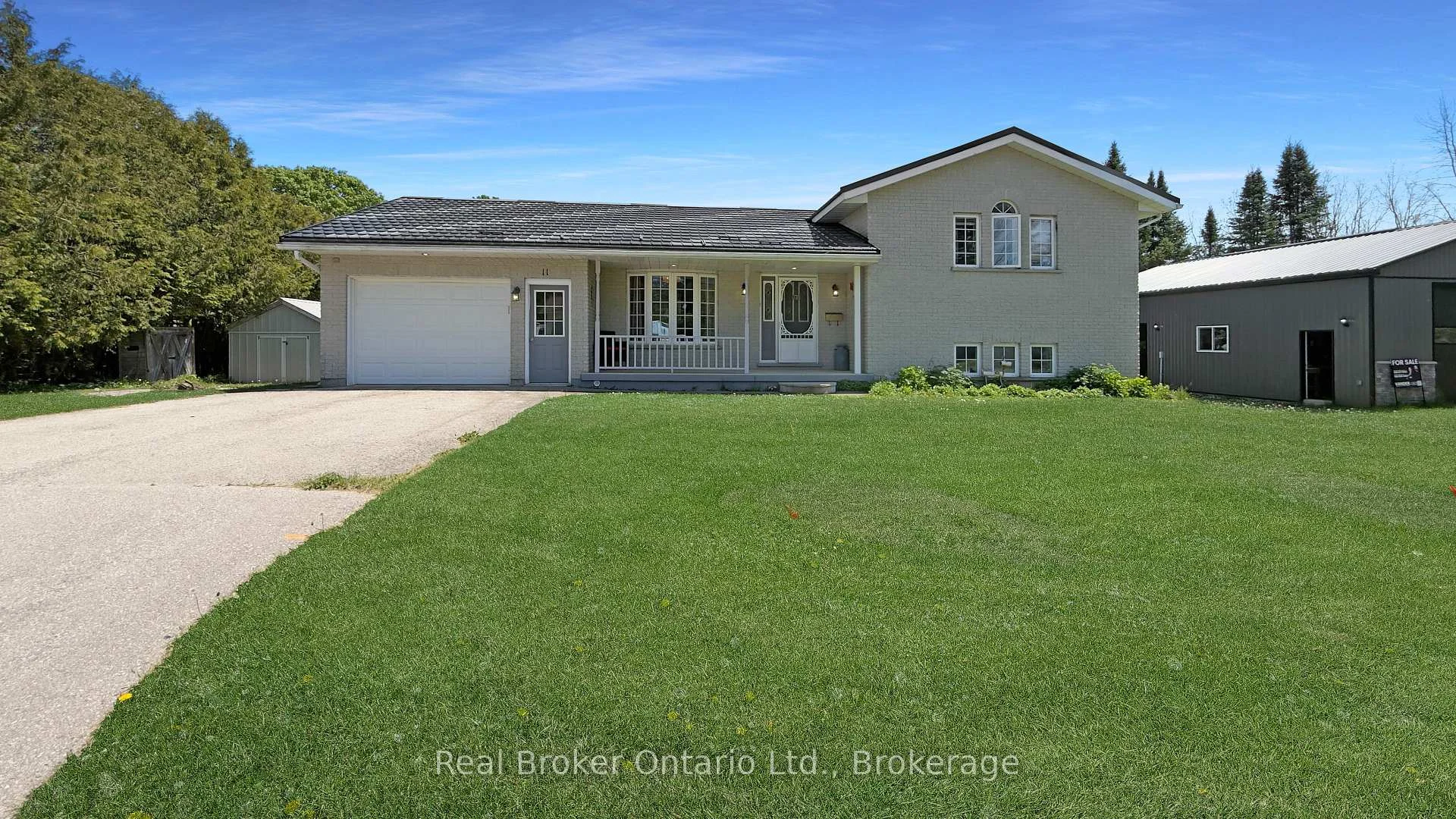 Photo 35 of 11 James Street W, Minto — HOMEH