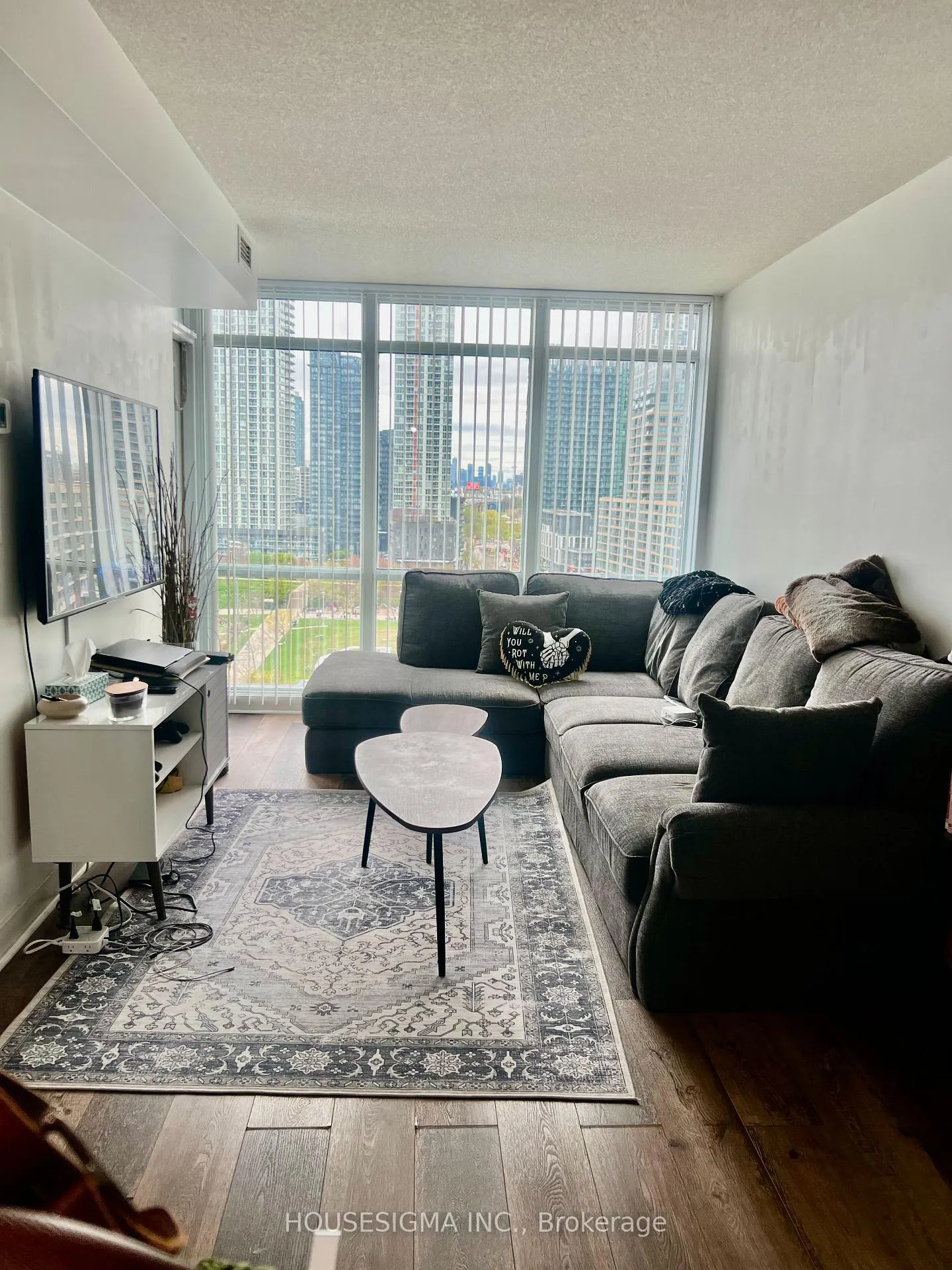 Photo 2 of Unit 1601, 15 Fort York Boulevard, Toronto, Waterfront Communities — HOMEH