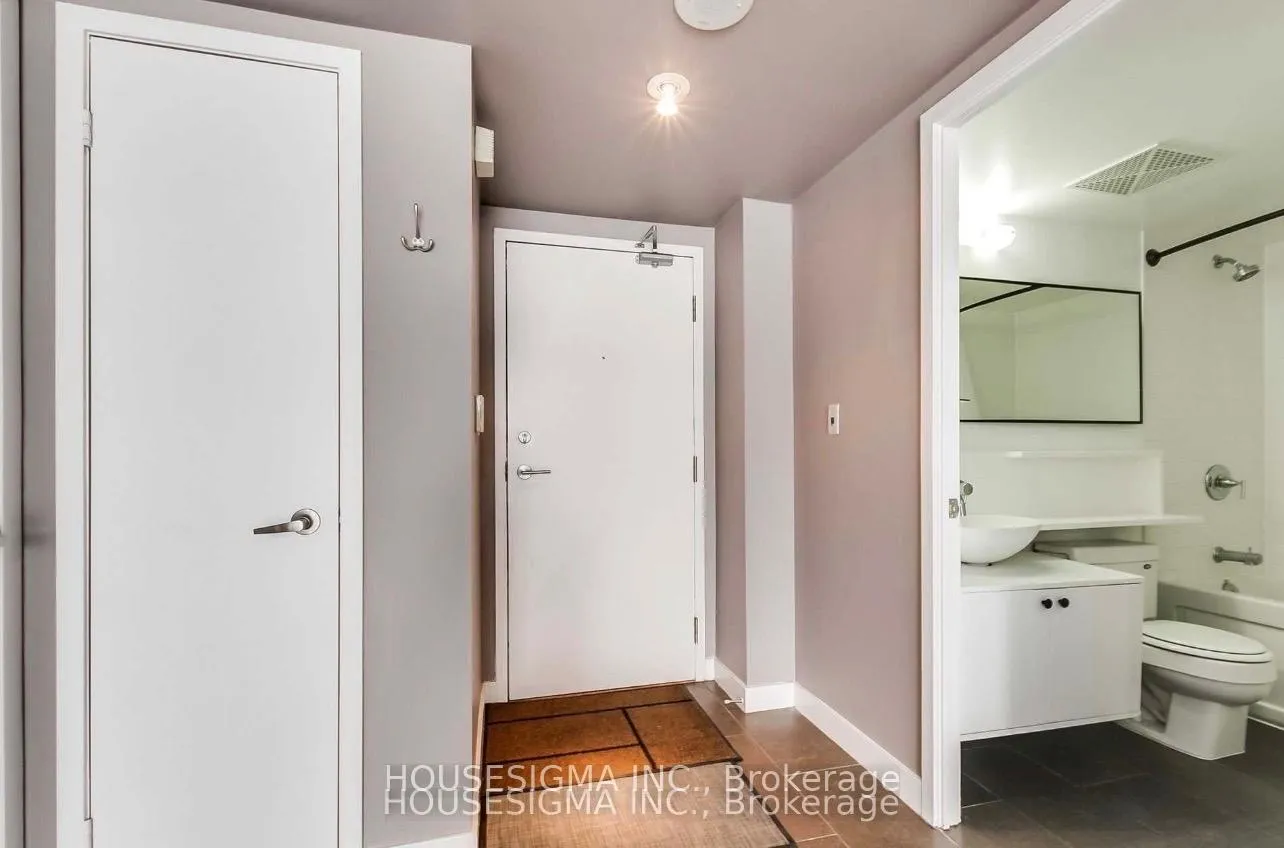 Photo 7 of Unit 1601, 15 Fort York Boulevard, Toronto, Waterfront Communities — HOMEH