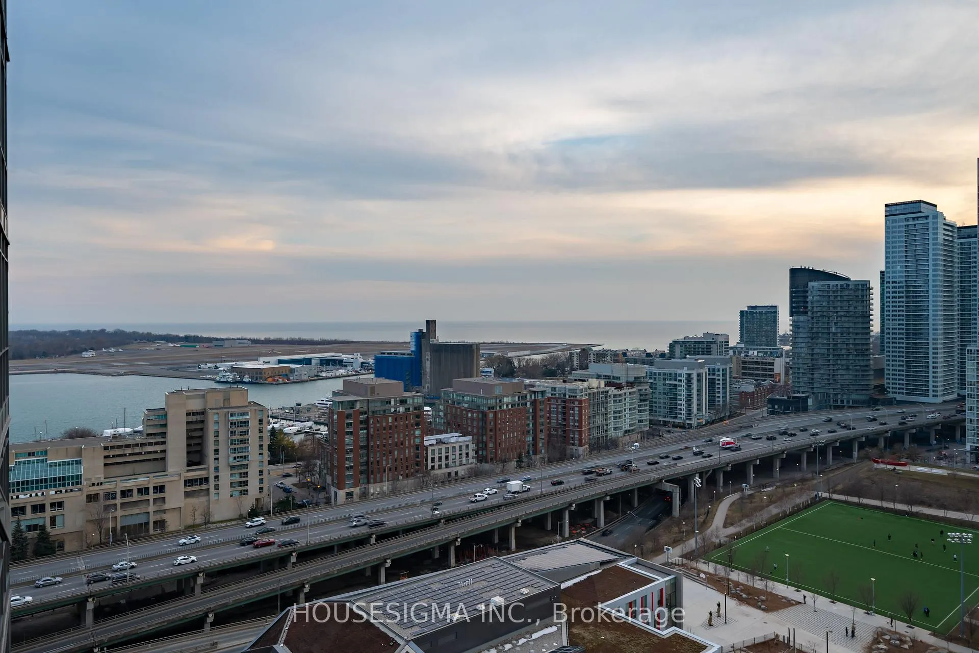 Photo 11 of Unit 1601, 15 Fort York Boulevard, Toronto, Waterfront Communities — HOMEH