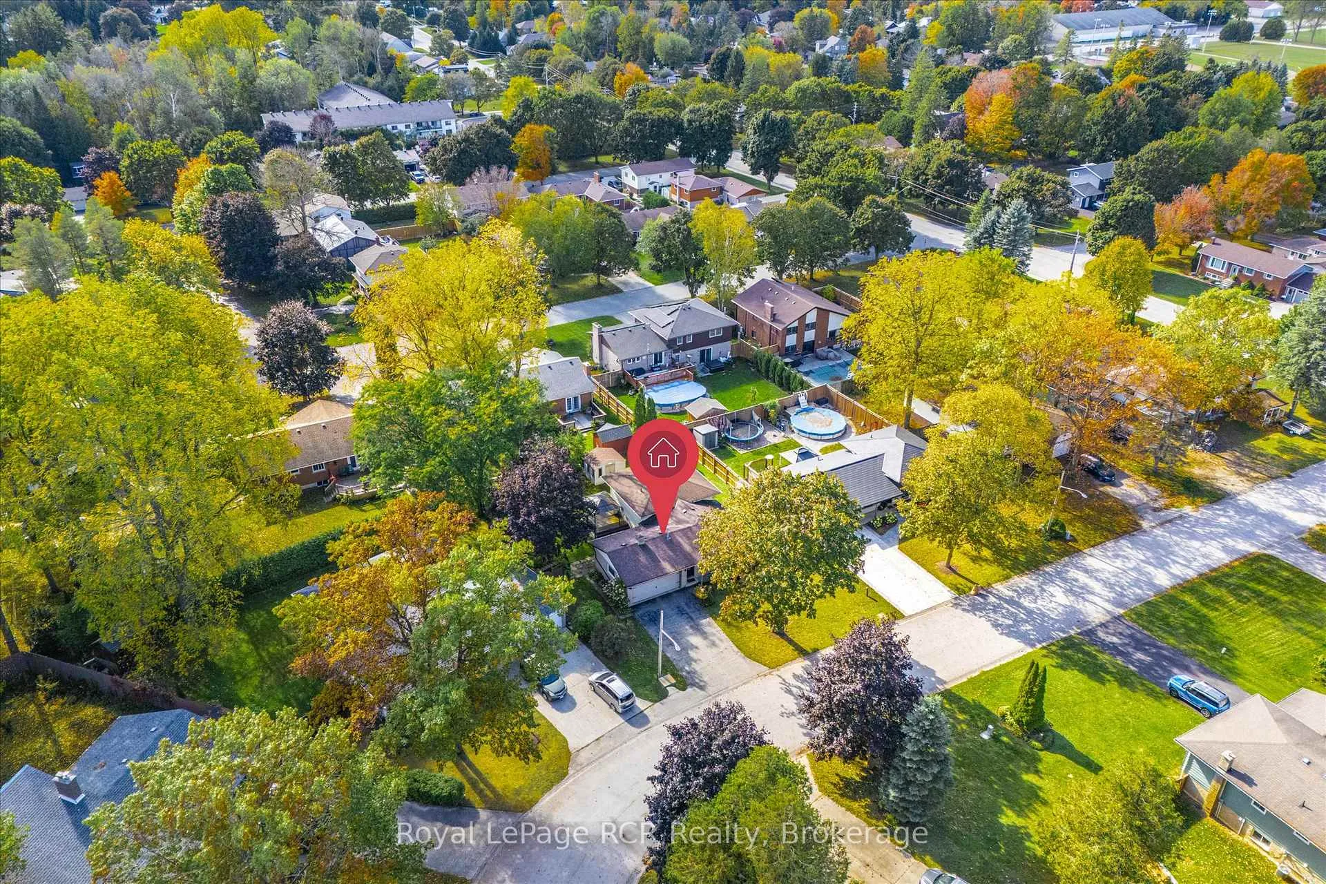 Photo 3 of 551 Oakview Crescent, Wellington North, Mount Forest — HOMEH