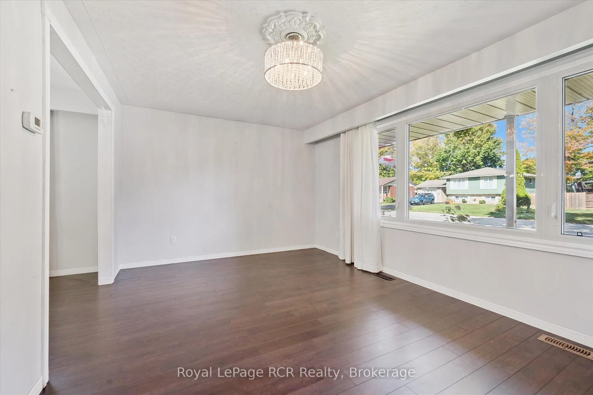 Photo 12 of 551 Oakview Crescent, Wellington North, Mount Forest — HOMEH