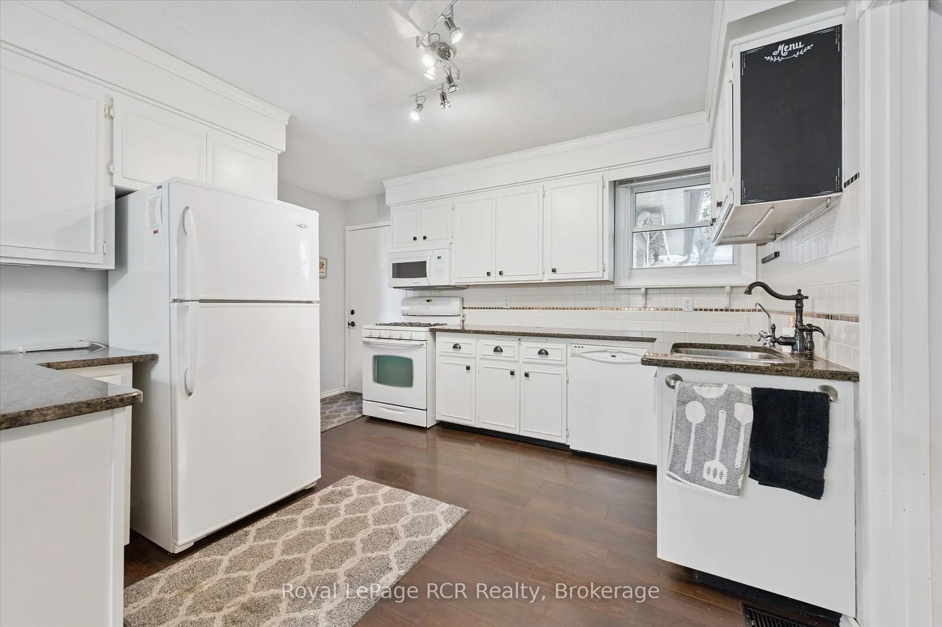 Photo 20 of 551 Oakview Crescent, Wellington North, Mount Forest — HOMEH