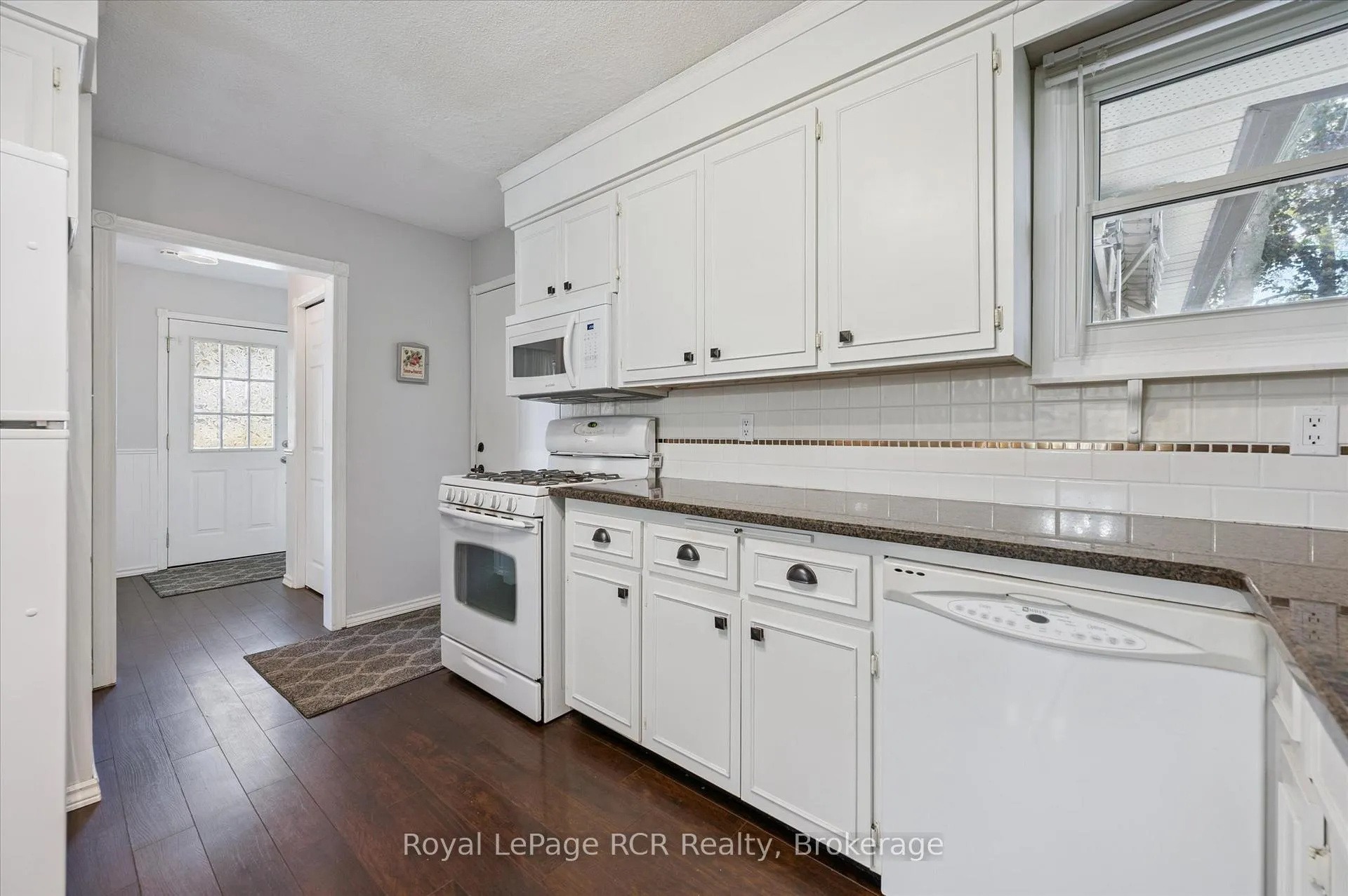 Photo 21 of 551 Oakview Crescent, Wellington North, Mount Forest — HOMEH