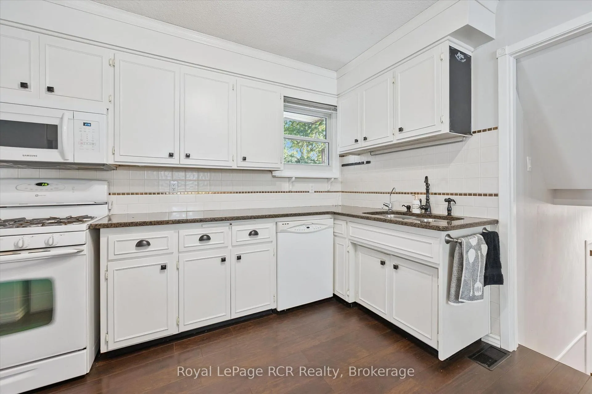 Photo 22 of 551 Oakview Crescent, Wellington North, Mount Forest — HOMEH