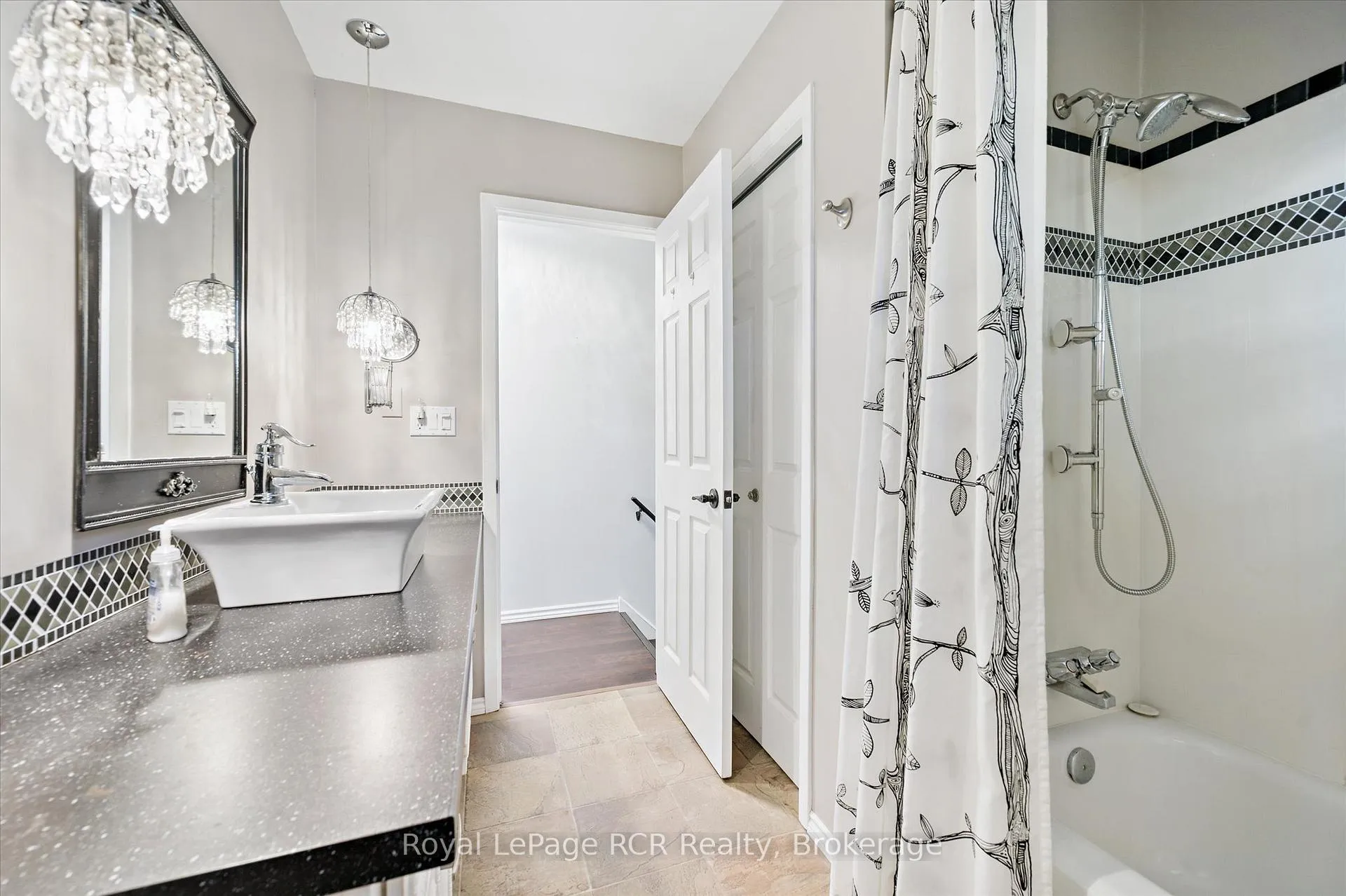 Photo 30 of 551 Oakview Crescent, Wellington North, Mount Forest — HOMEH
