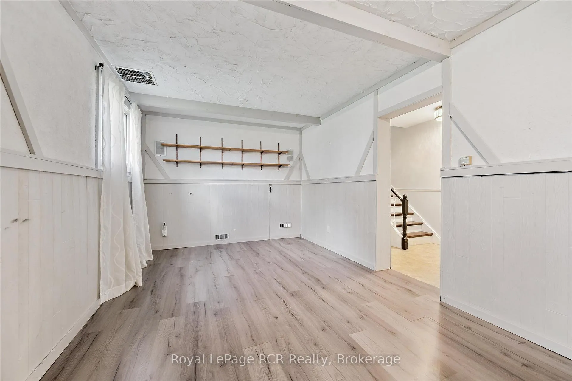 Photo 36 of 551 Oakview Crescent, Wellington North, Mount Forest — HOMEH
