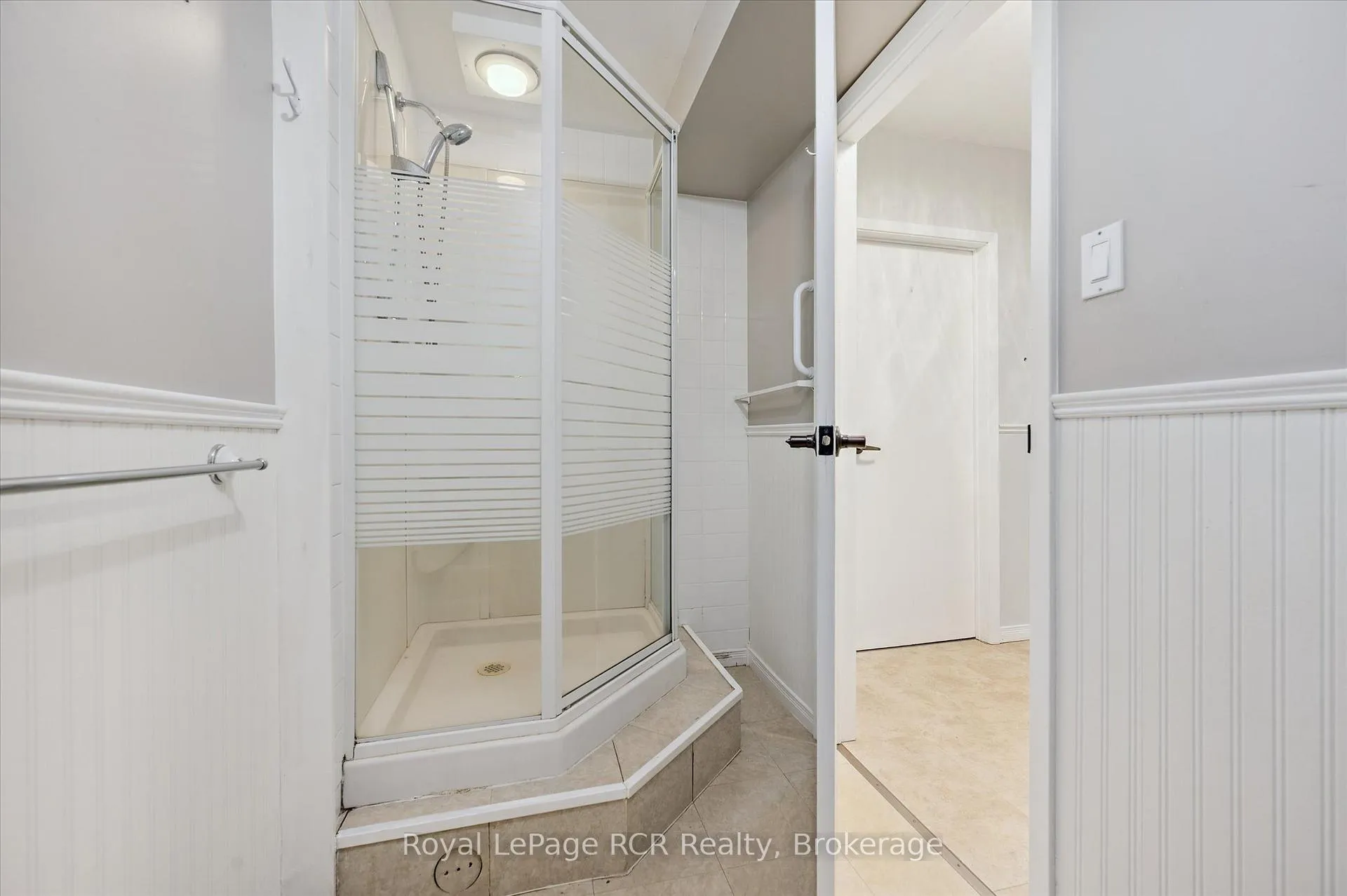 Photo 38 of 551 Oakview Crescent, Wellington North, Mount Forest — HOMEH