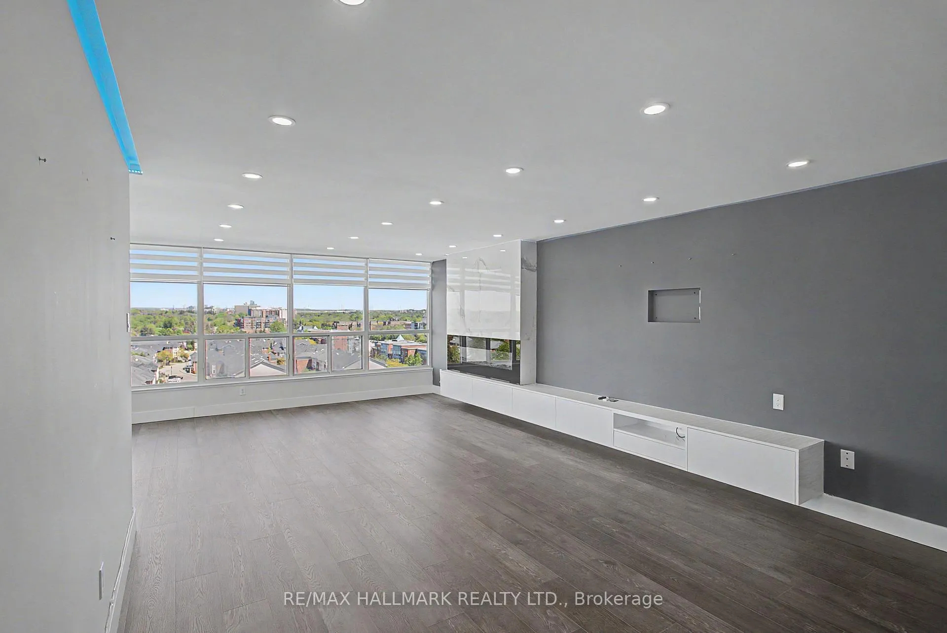 Photo 7 of Unit 1007, 1 Clark Avenue W, Vaughan, Crestwood-Springfarm-Yorkhill — HOMEH