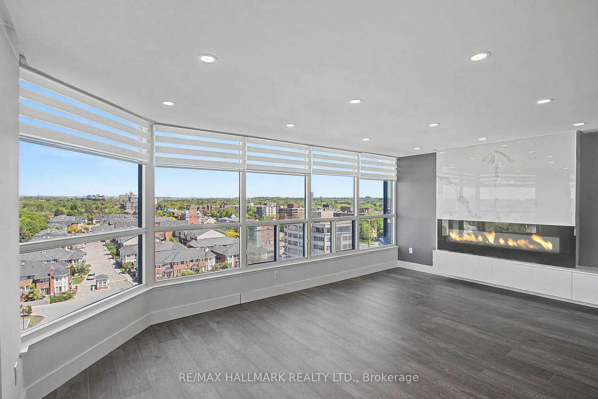 Photo 8 of Unit 1007, 1 Clark Avenue W, Vaughan, Crestwood-Springfarm-Yorkhill — HOMEH