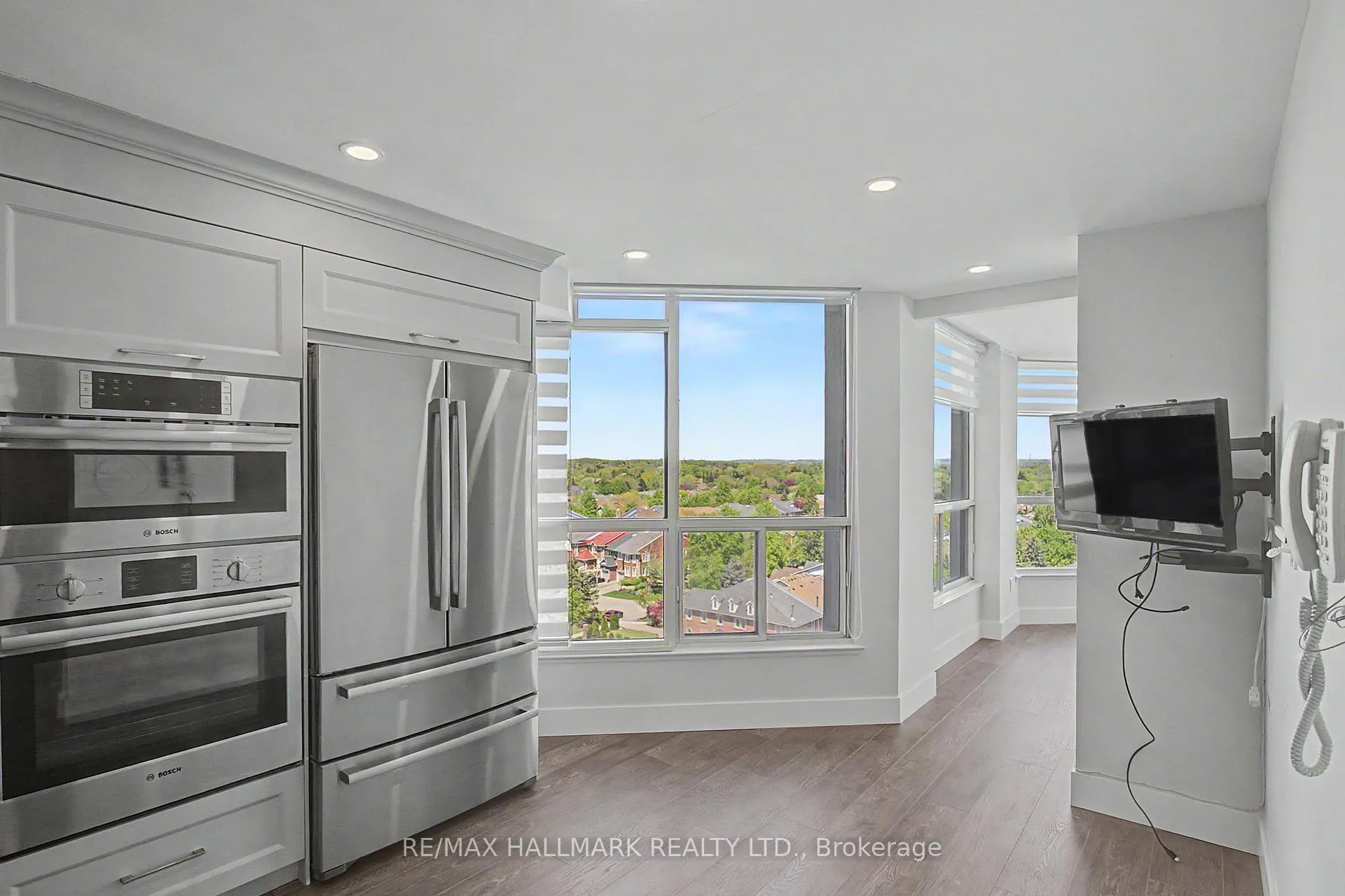 Photo 17 of Unit 1007, 1 Clark Avenue W, Vaughan, Crestwood-Springfarm-Yorkhill — HOMEH